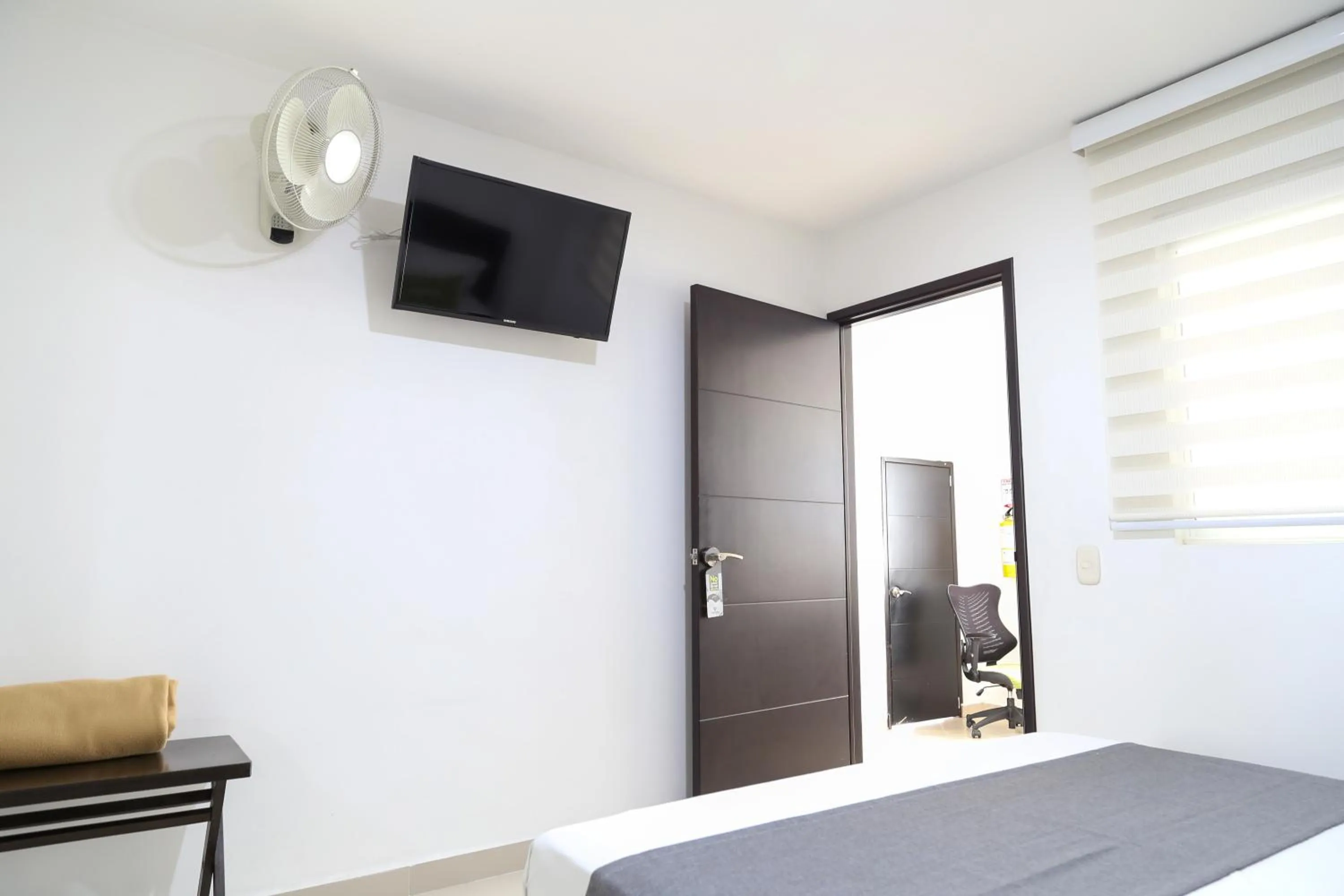 Bedroom, Bed in La Pera Hotel