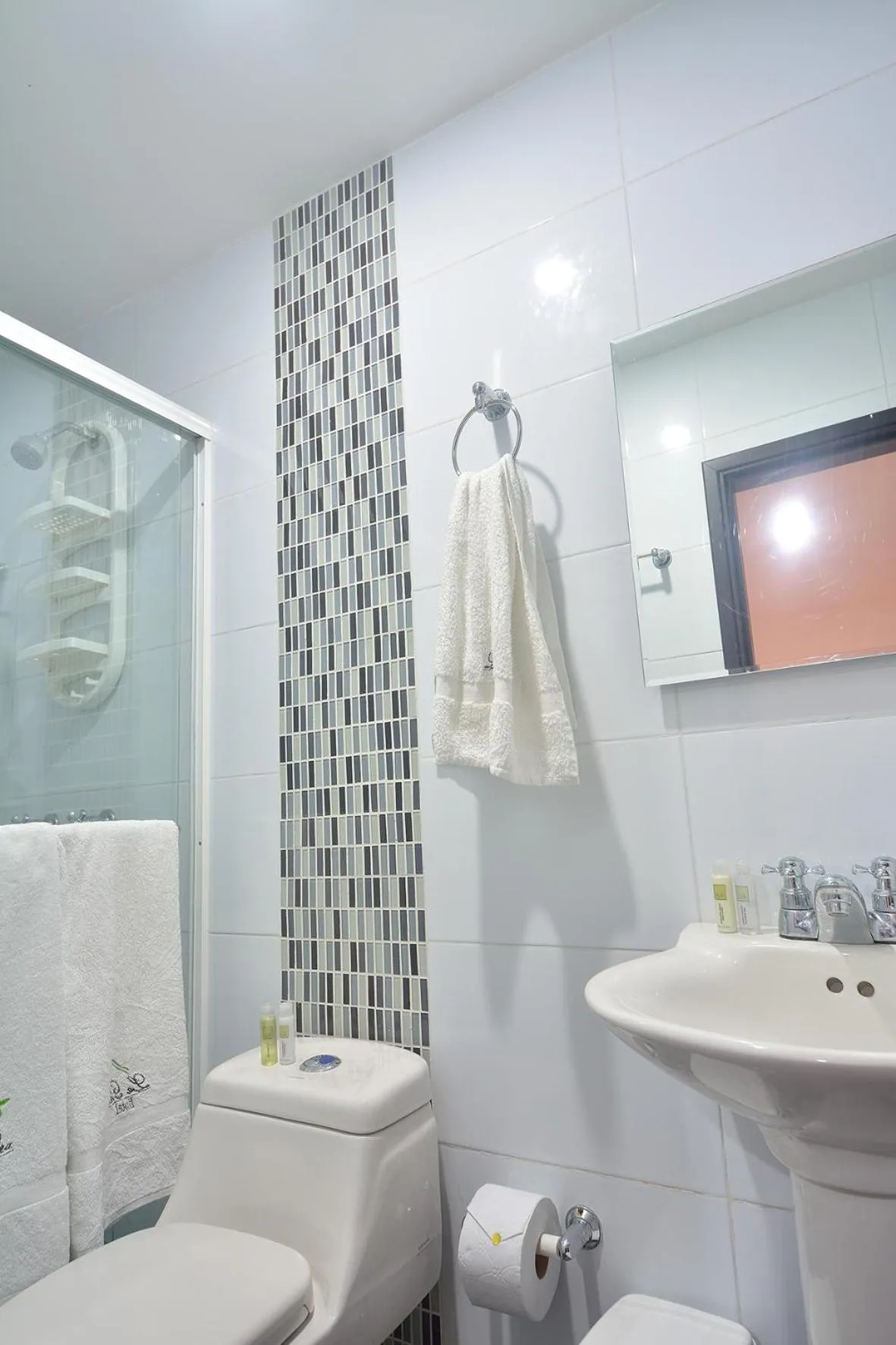 Bathroom in La Pera Hotel