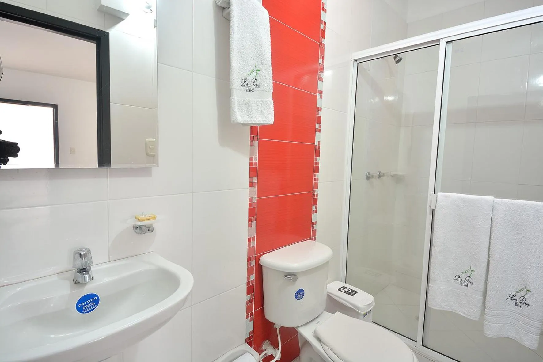 Bathroom in La Pera Hotel