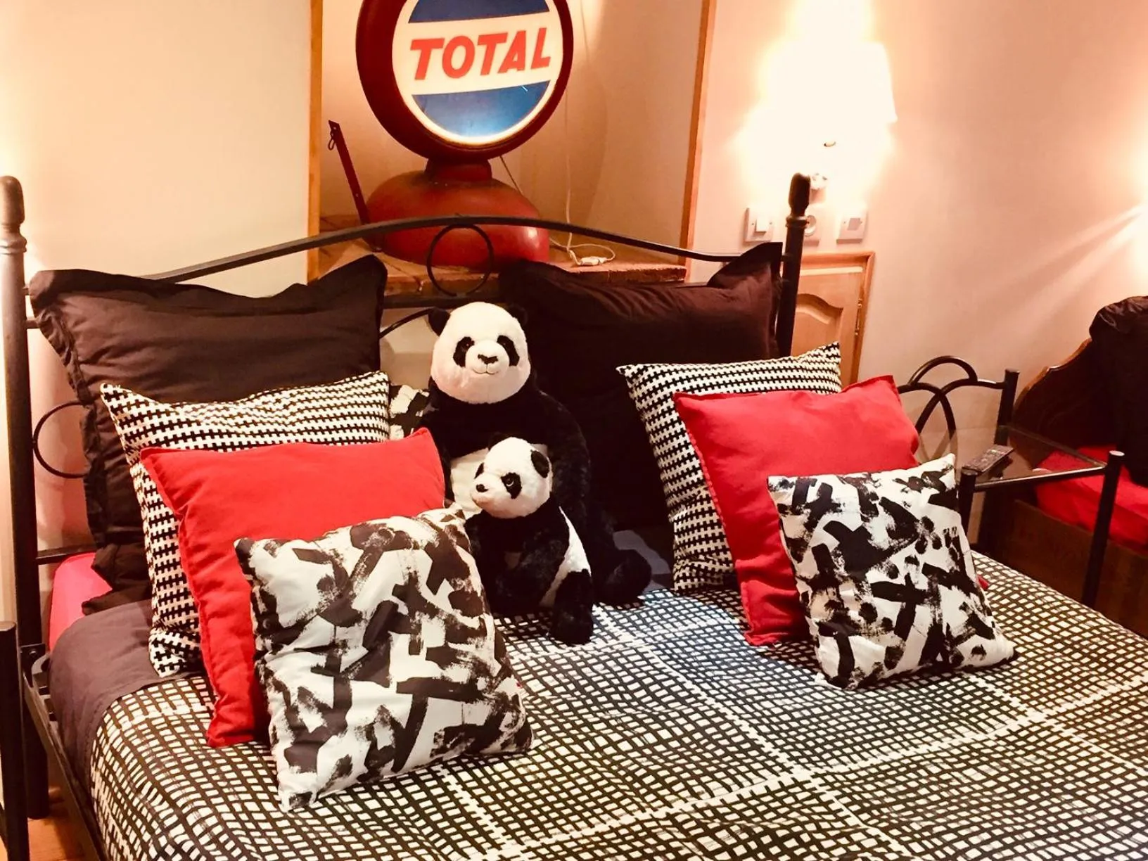 Bed in Les Maitres Sonneurs