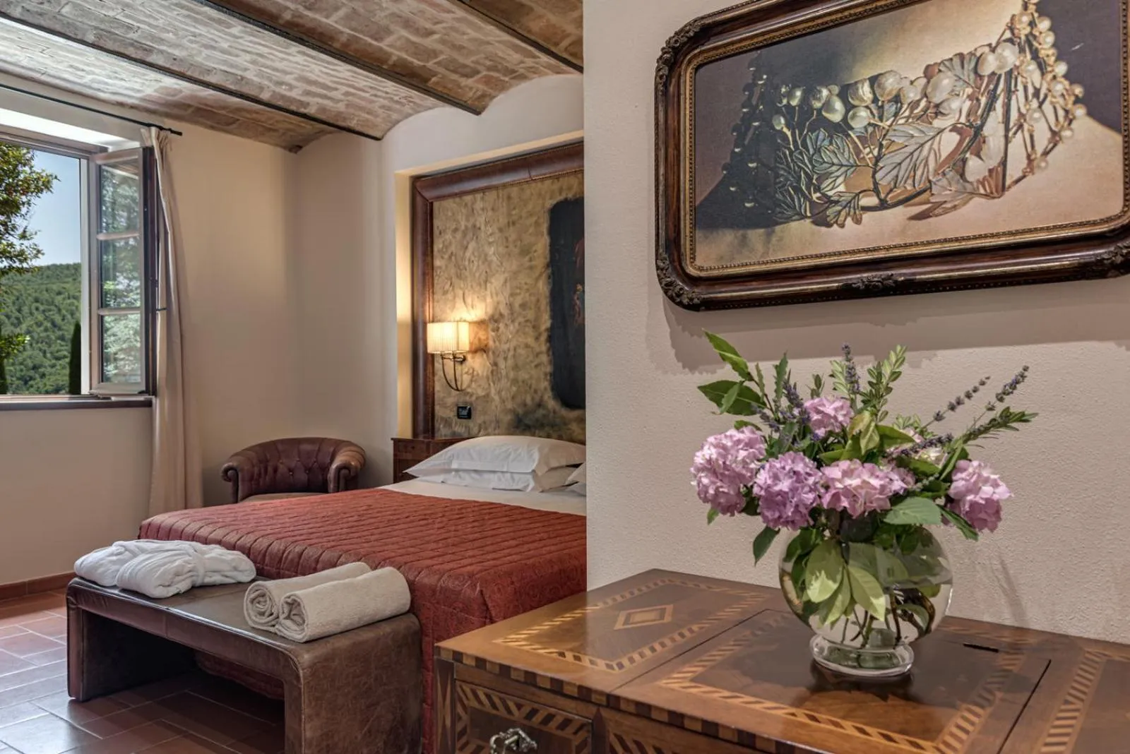 Bedroom, Bed in Villa Campomaggio Resort & SPA