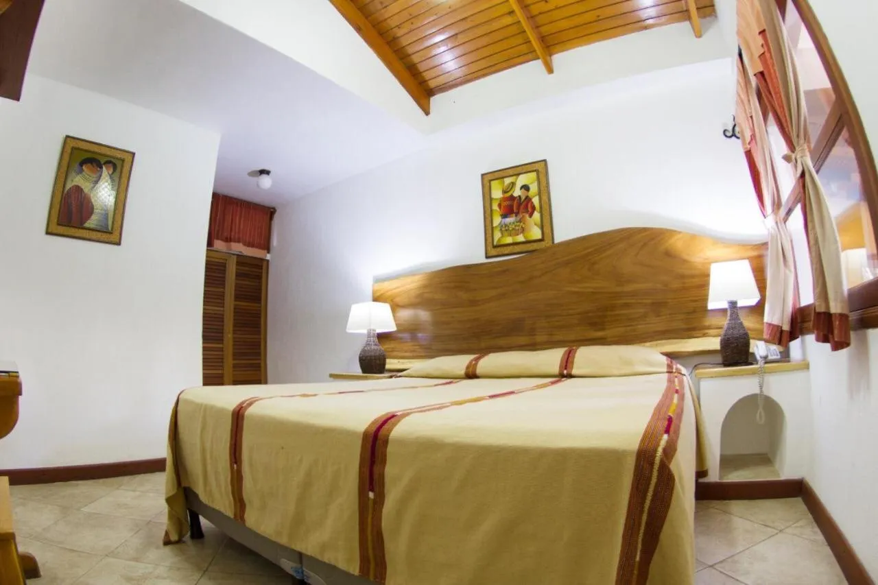 Bed in Hotel Dos Mundos Panajachel