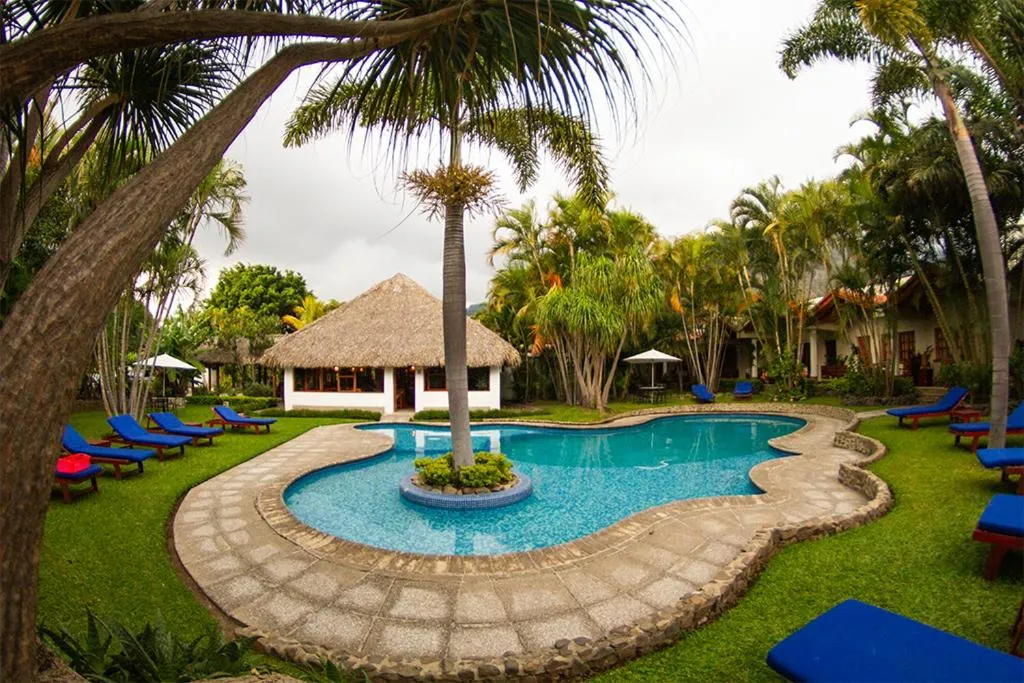 Garden in Hotel Dos Mundos Panajachel