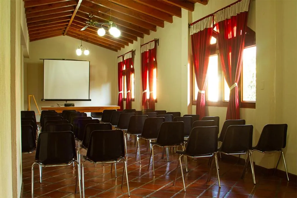 Meeting/conference room in Hotel Dos Mundos Panajachel
