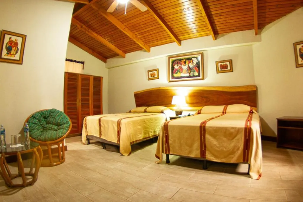 Bed in Hotel Dos Mundos Panajachel