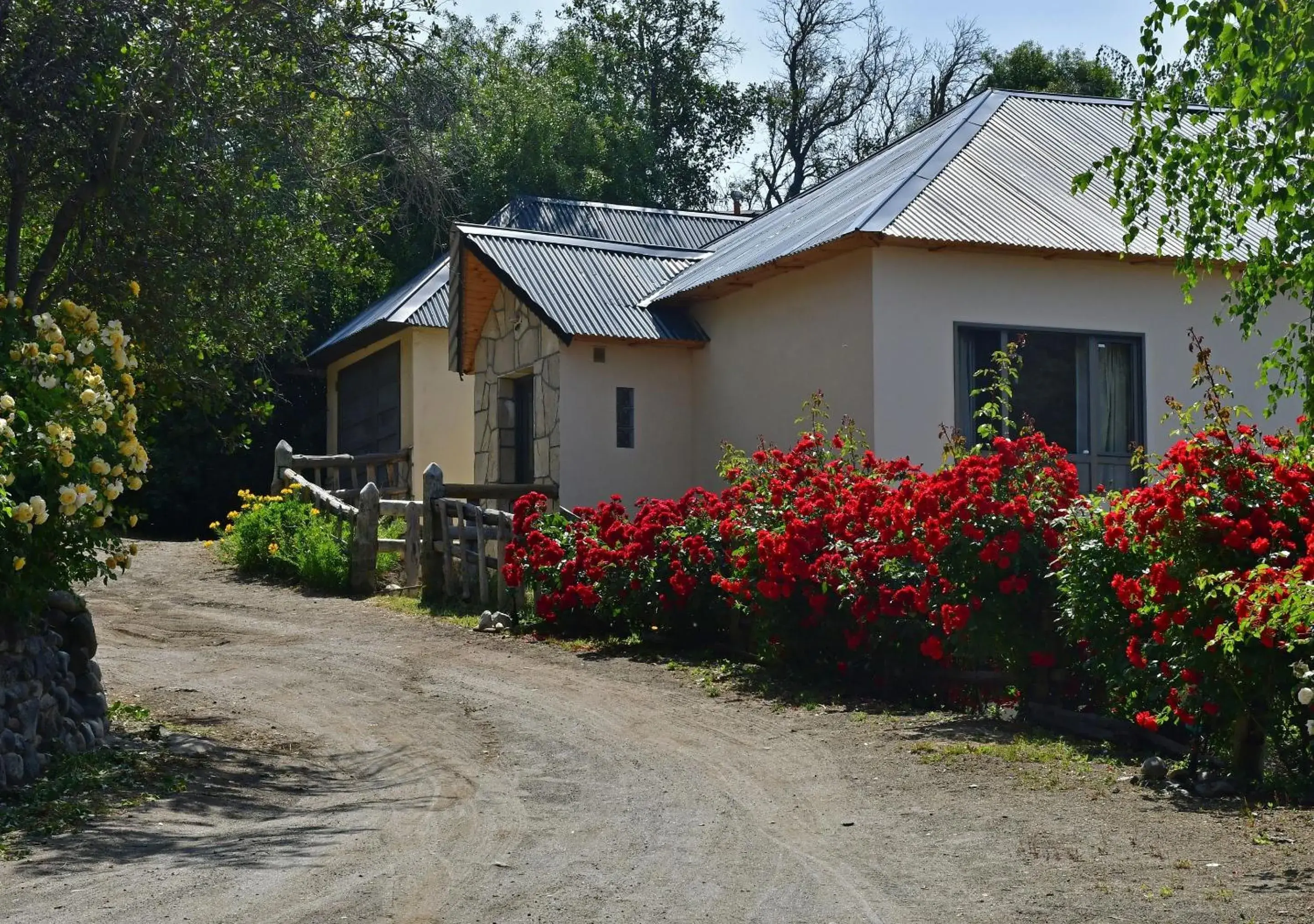 Property building in Aparts La Balconada by DOT Suites Property building in Aparts La Balconada by DOT Suites