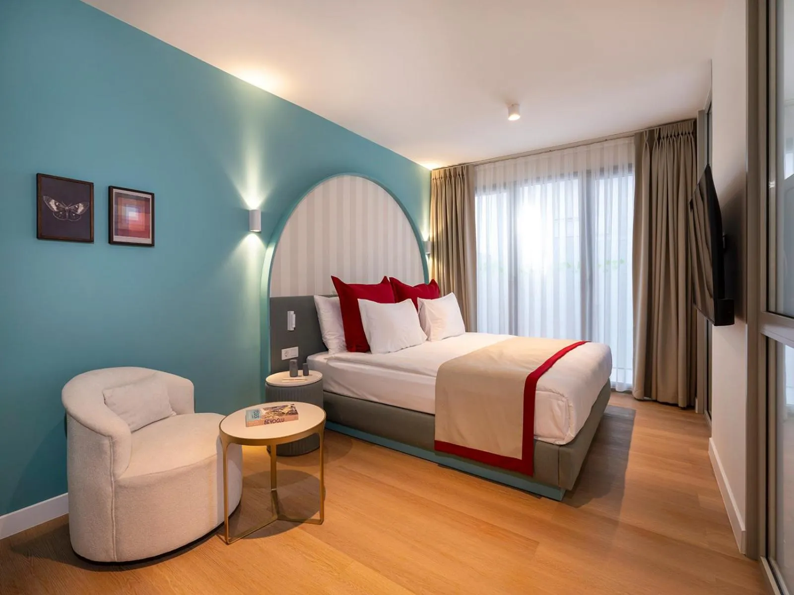 Bed in Taksim Juno Residences