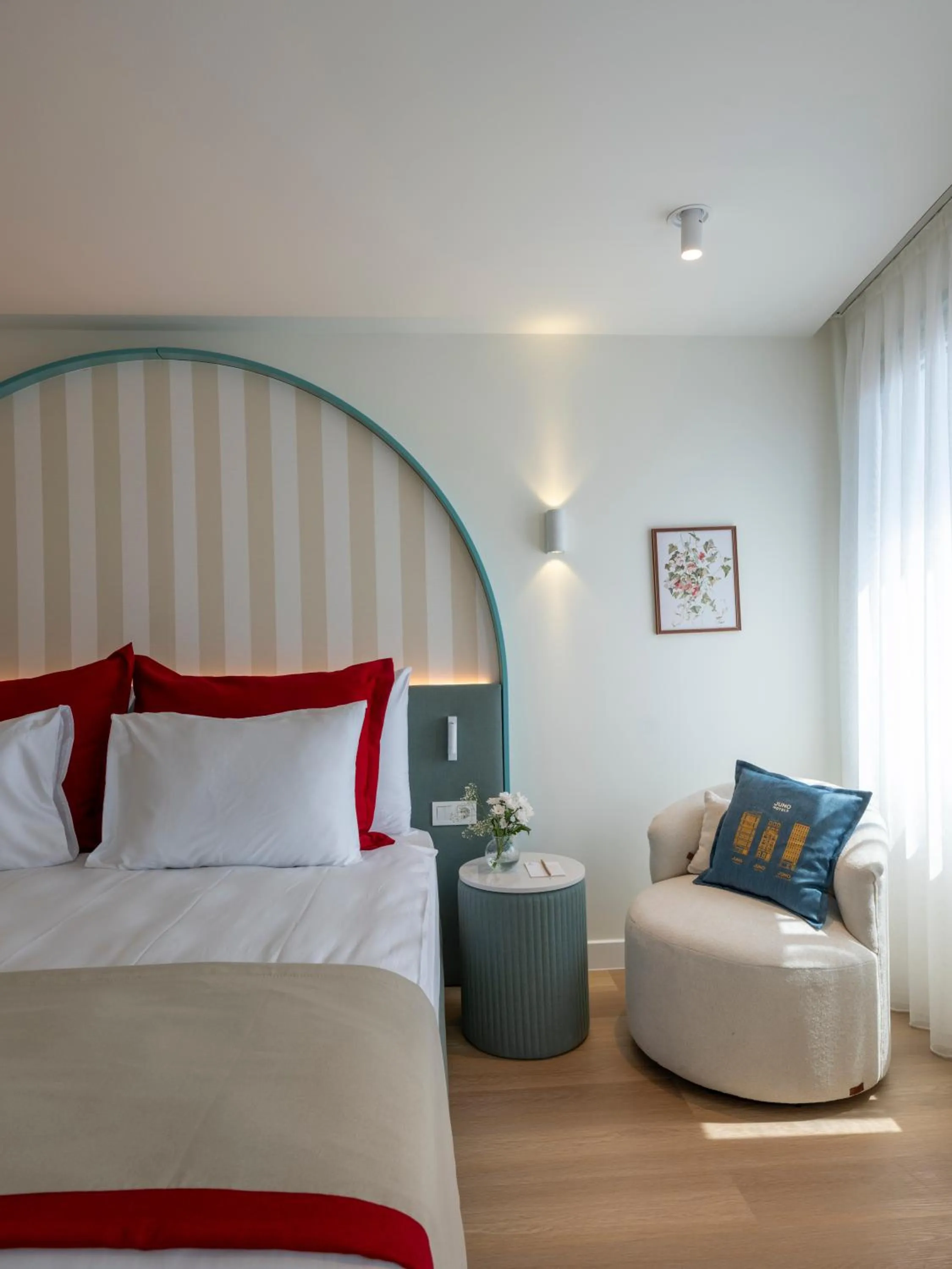 Bed in Taksim Juno Residences