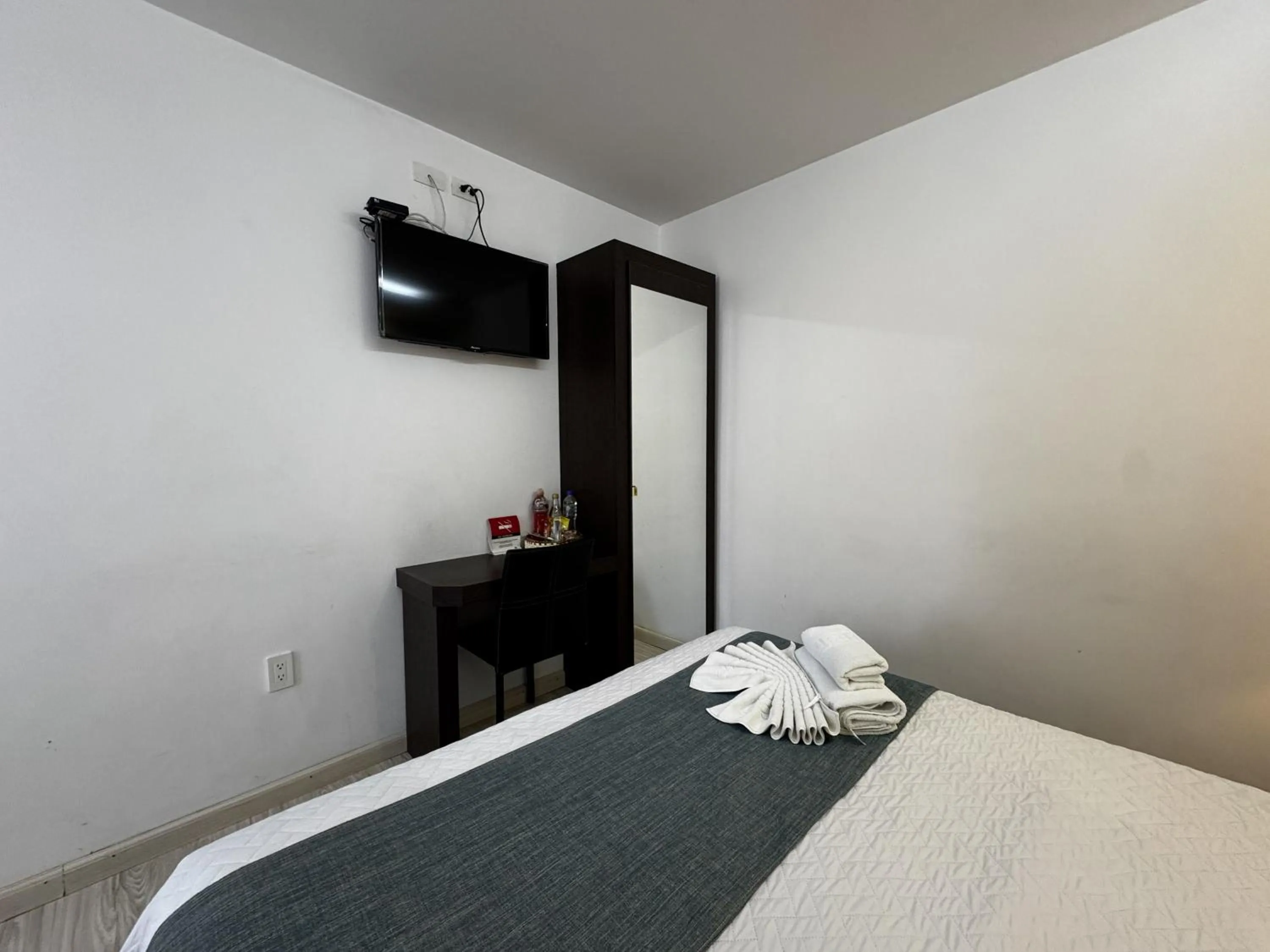 Photo of the whole room, Bed in Hotel Shalom