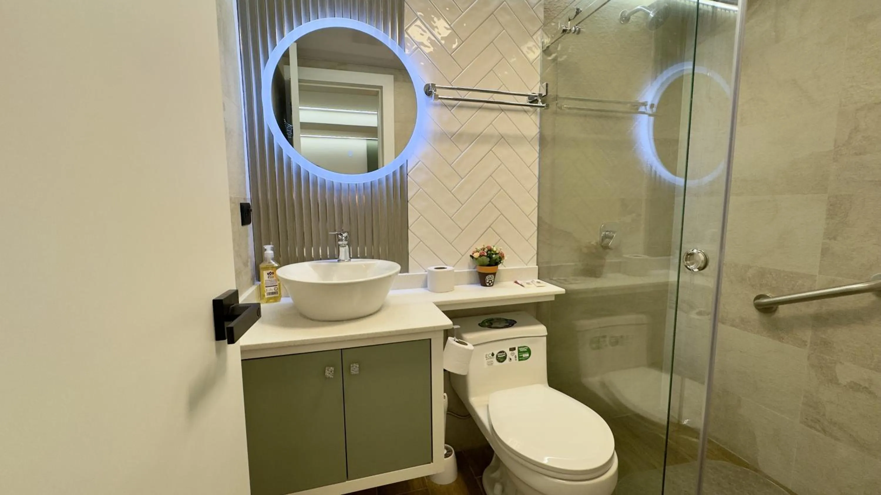 Bathroom in Hotel Shalom