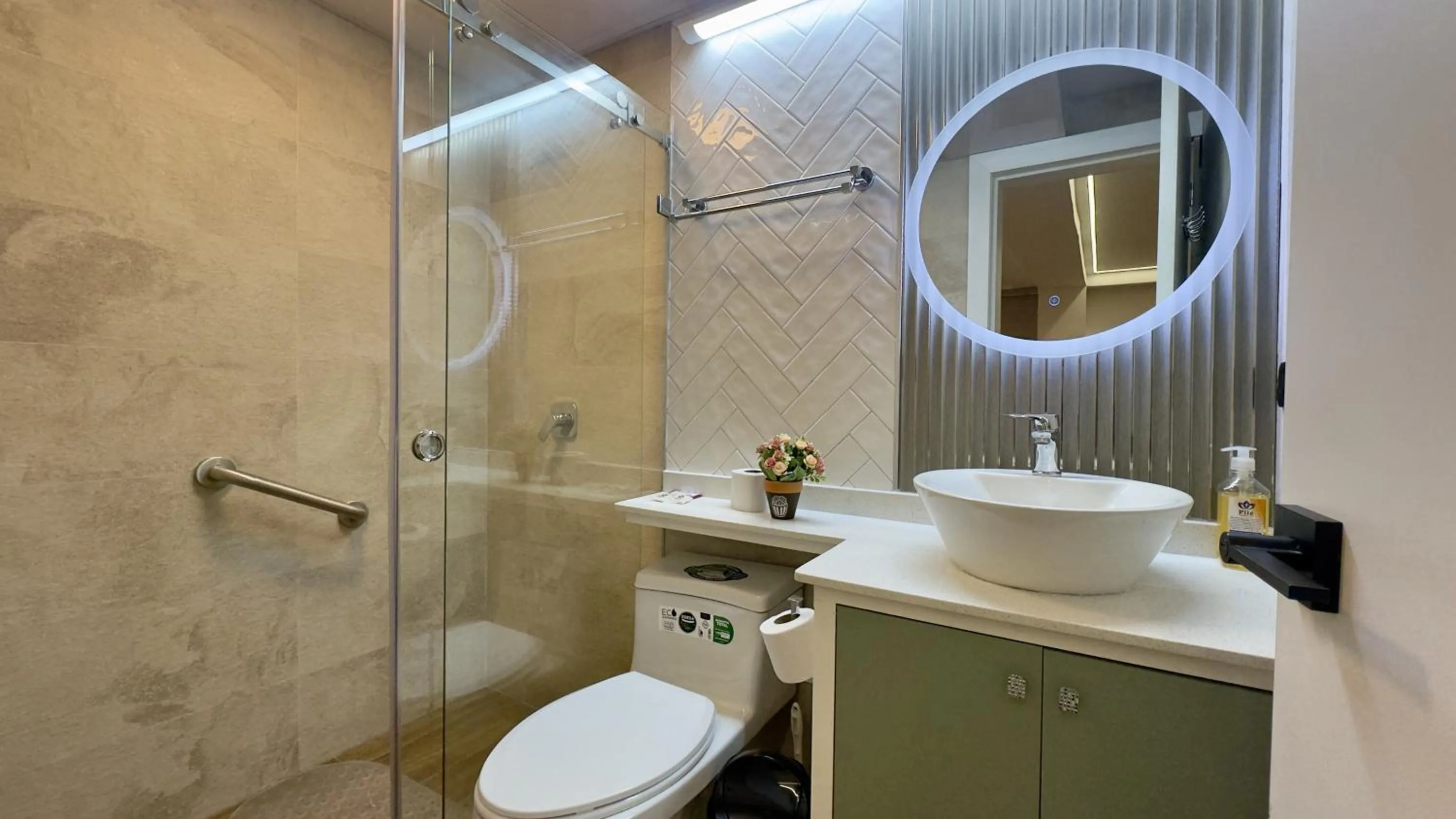 Bathroom in Hotel Shalom