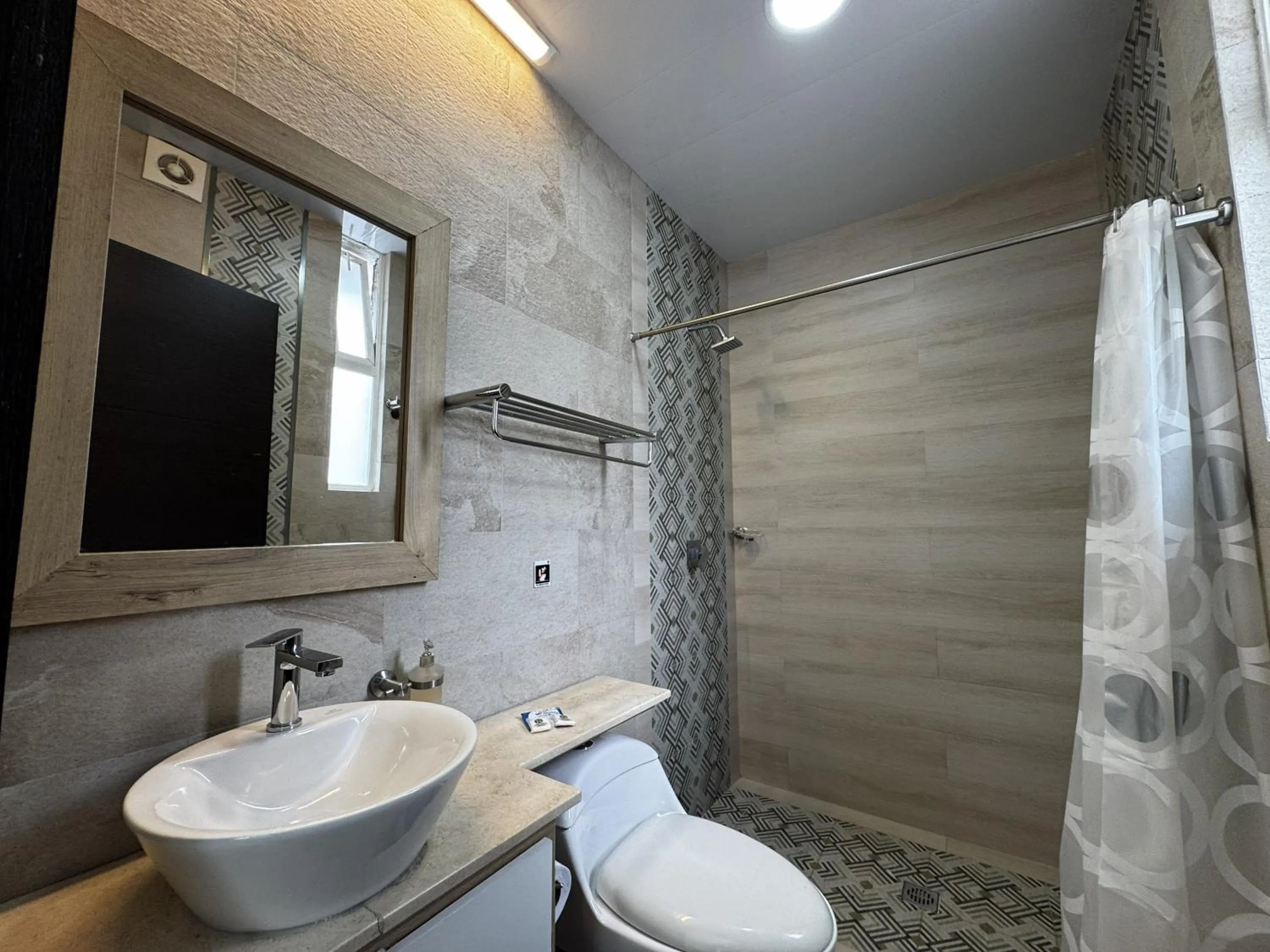 Bathroom in Hotel Shalom