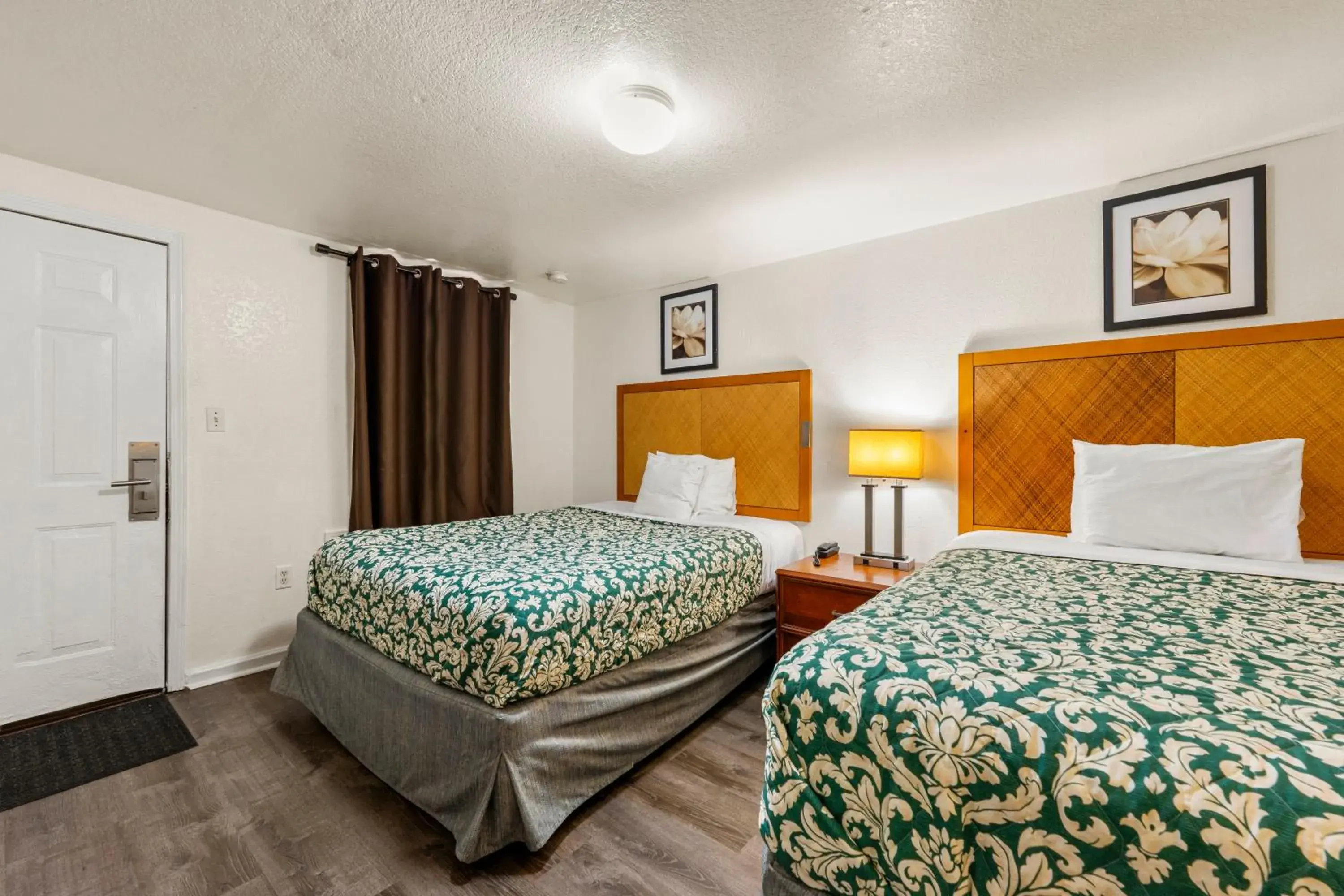 Bed in Extended Stay Studios Bed in Extended Stay Studios