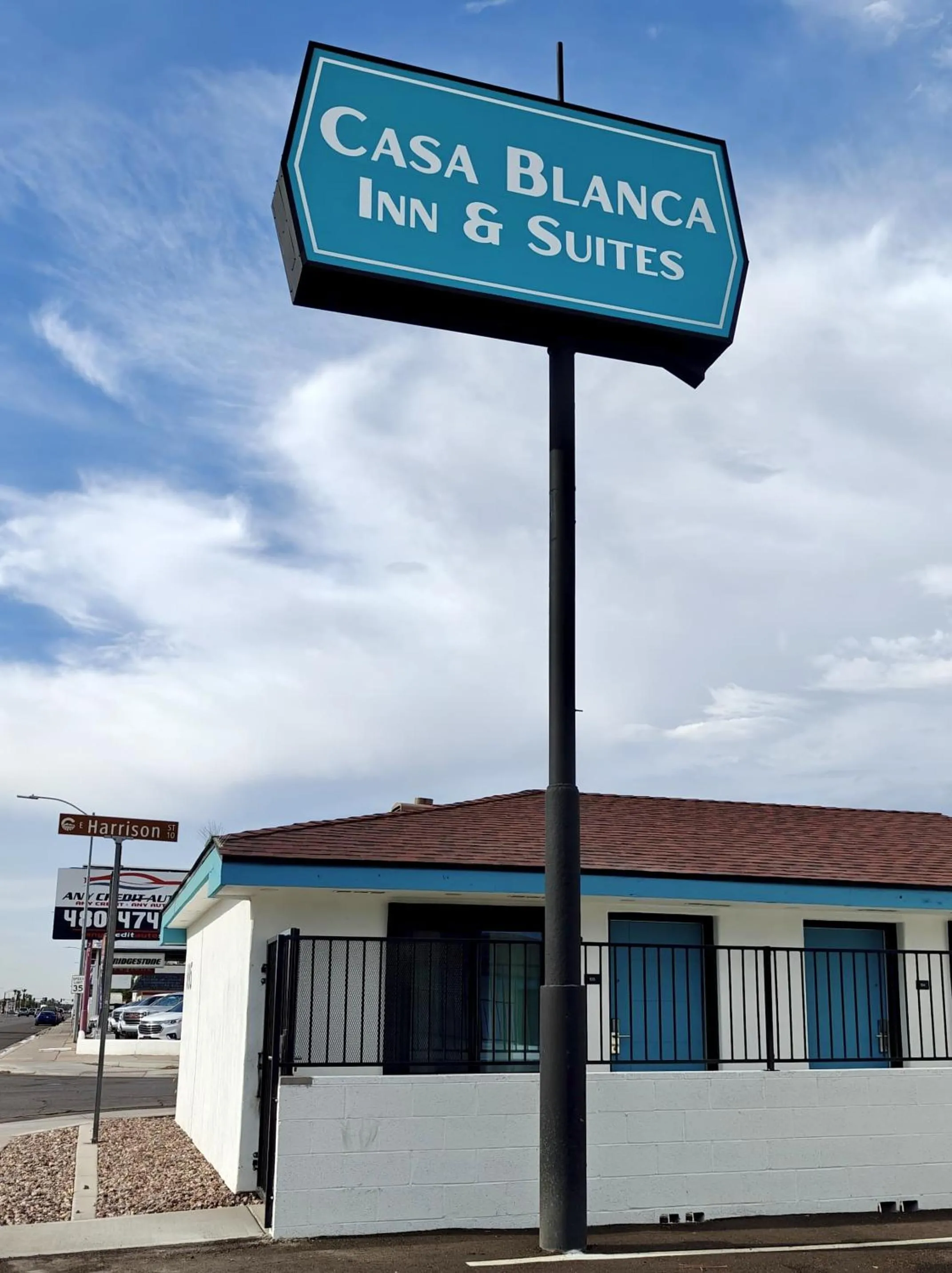 Casa Blanca Inn and Suites