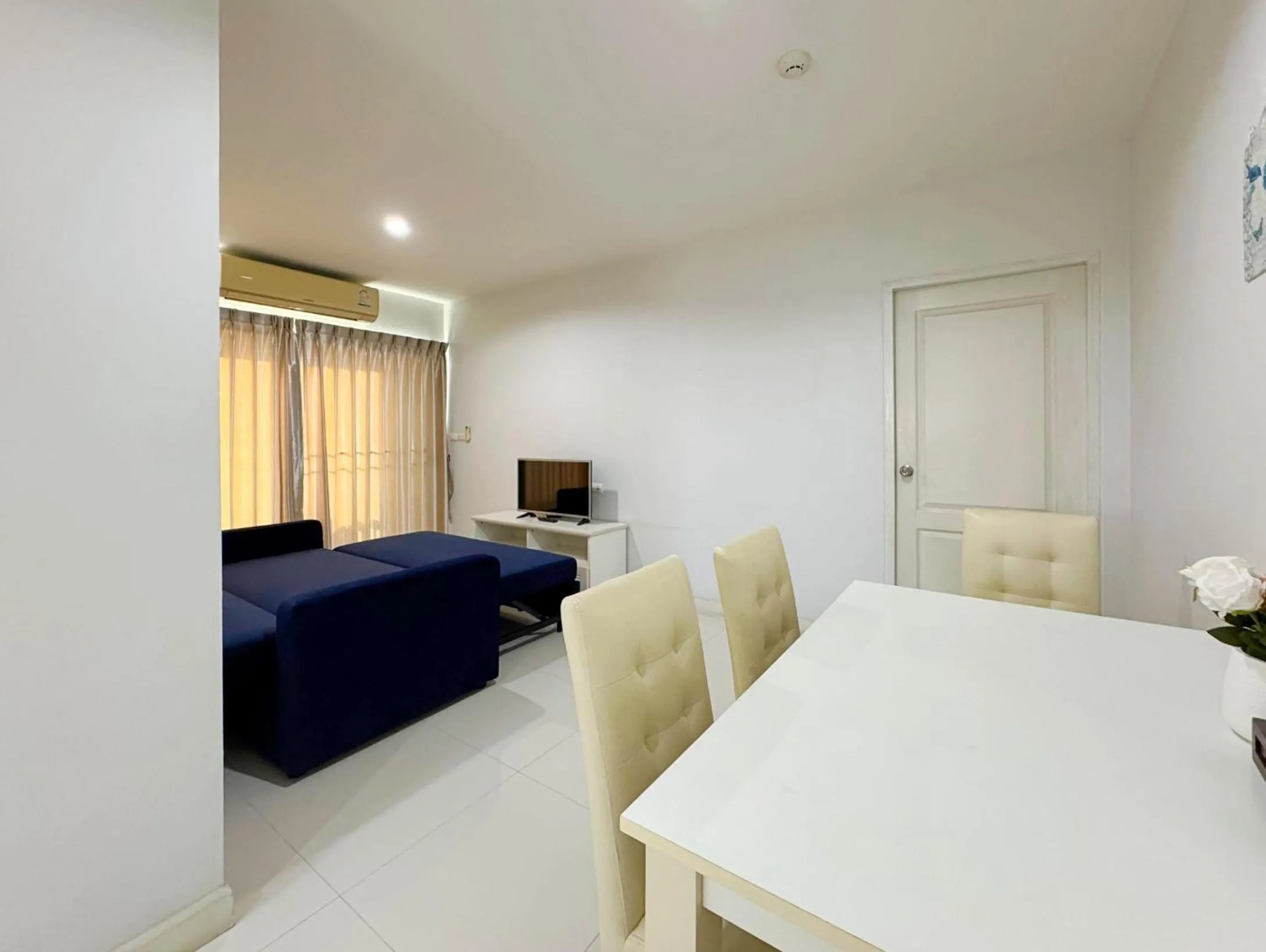 Bedroom, Bed in Baan Pattaya by Sabai