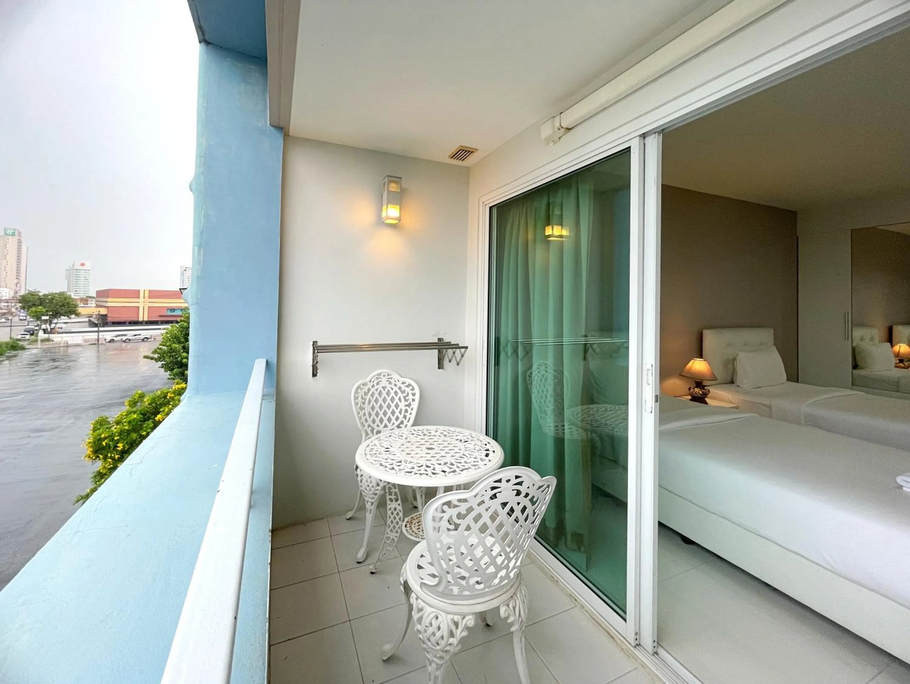 Balcony/Terrace, Bed in Baan Pattaya by Sabai