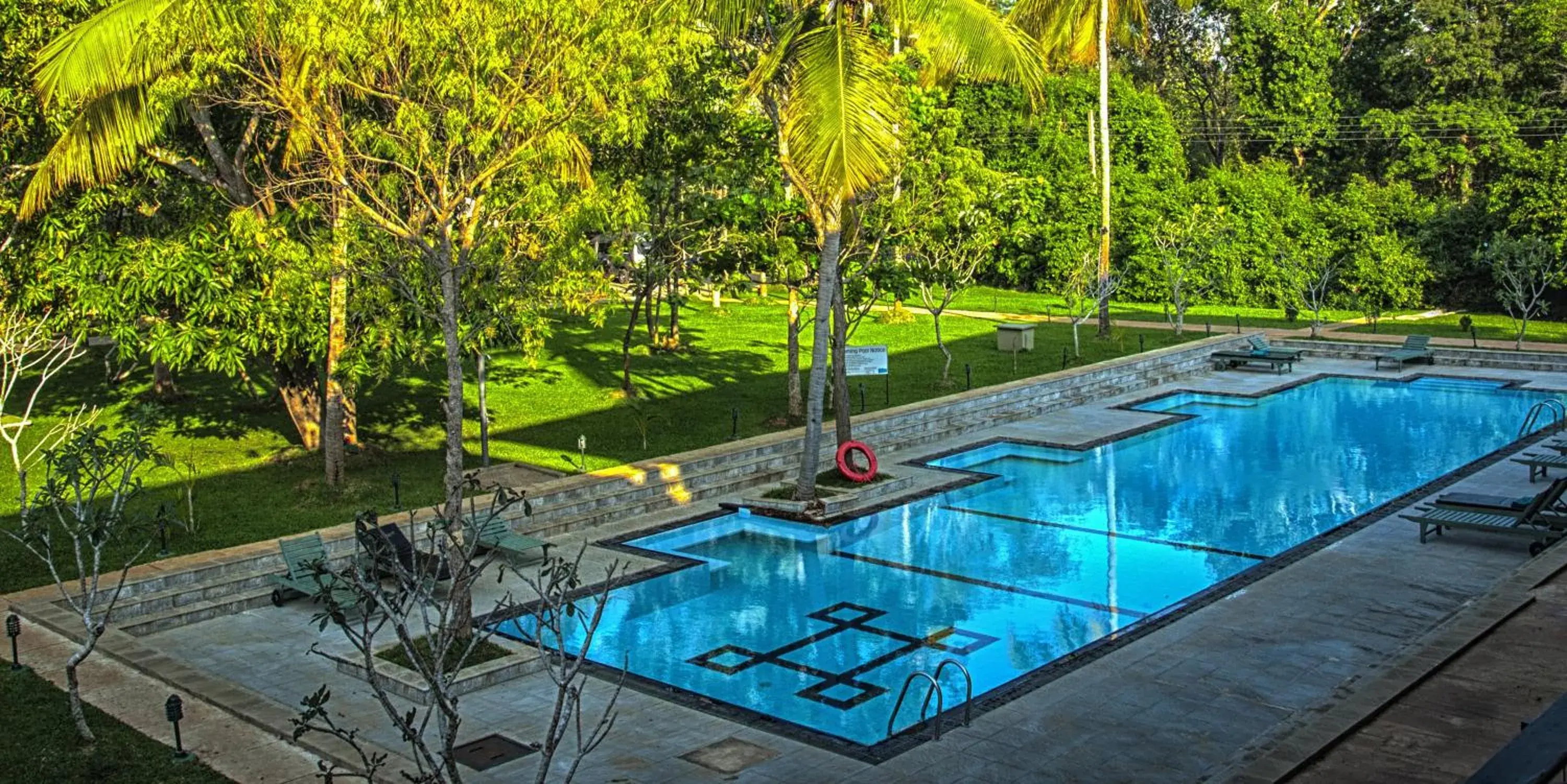 Swimming pool in Fresco Water Villa Swimming pool in Fresco Water Villa