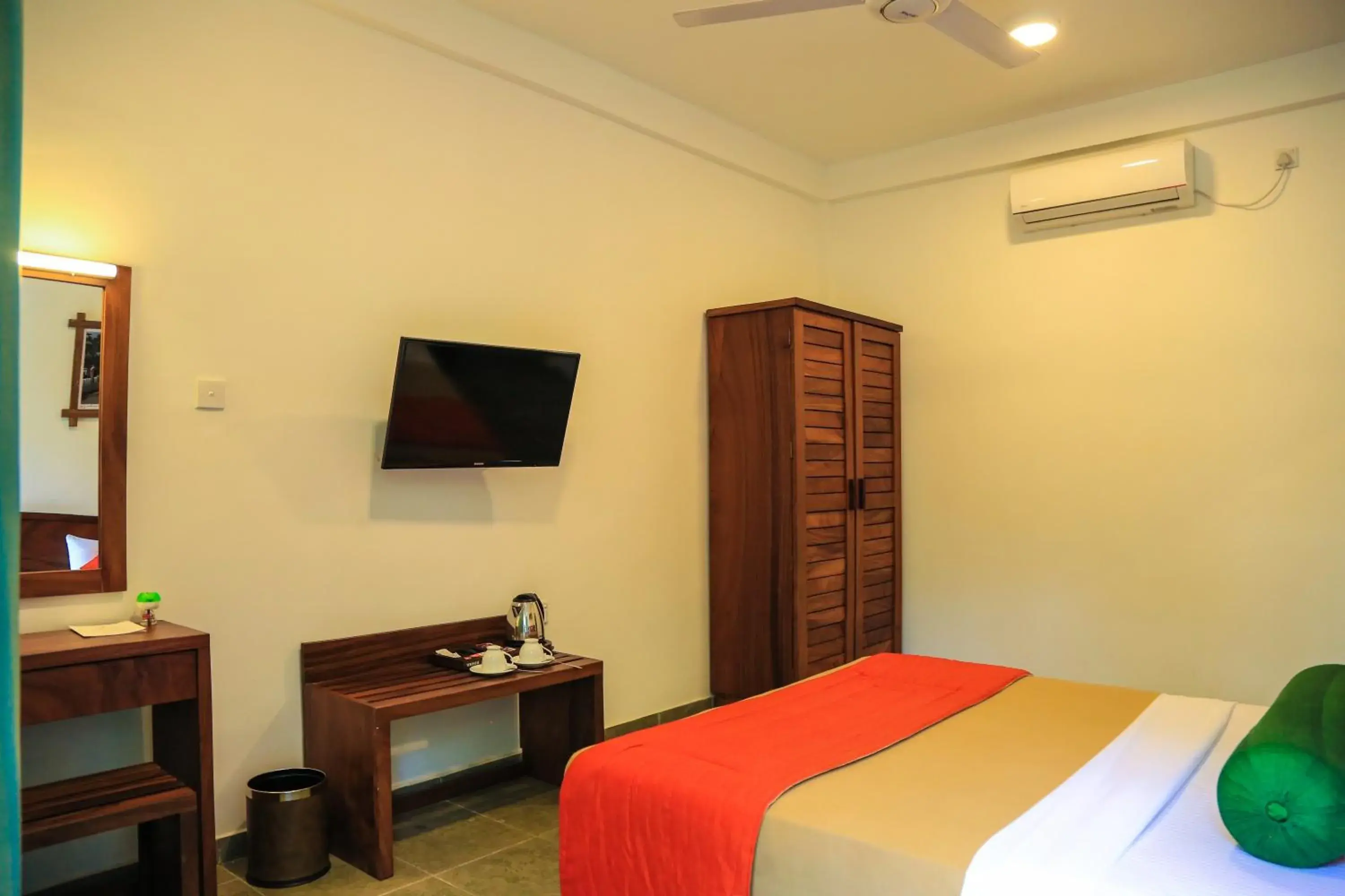 Bedroom, Bed in Fresco Water Villa Bedroom, Bed in Fresco Water Villa