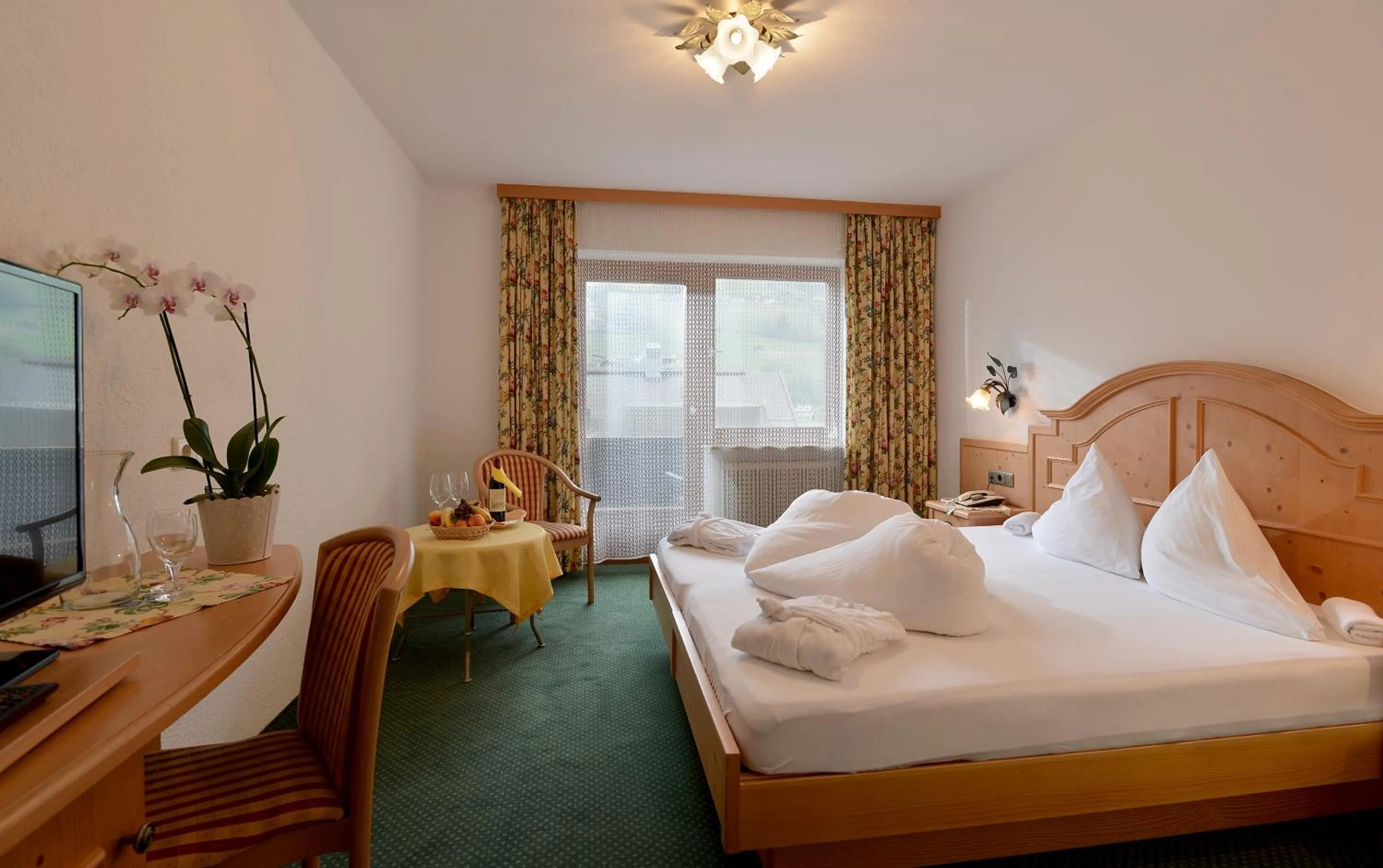 Photo of the whole room, Bed in Hotel Schwarzer Adler