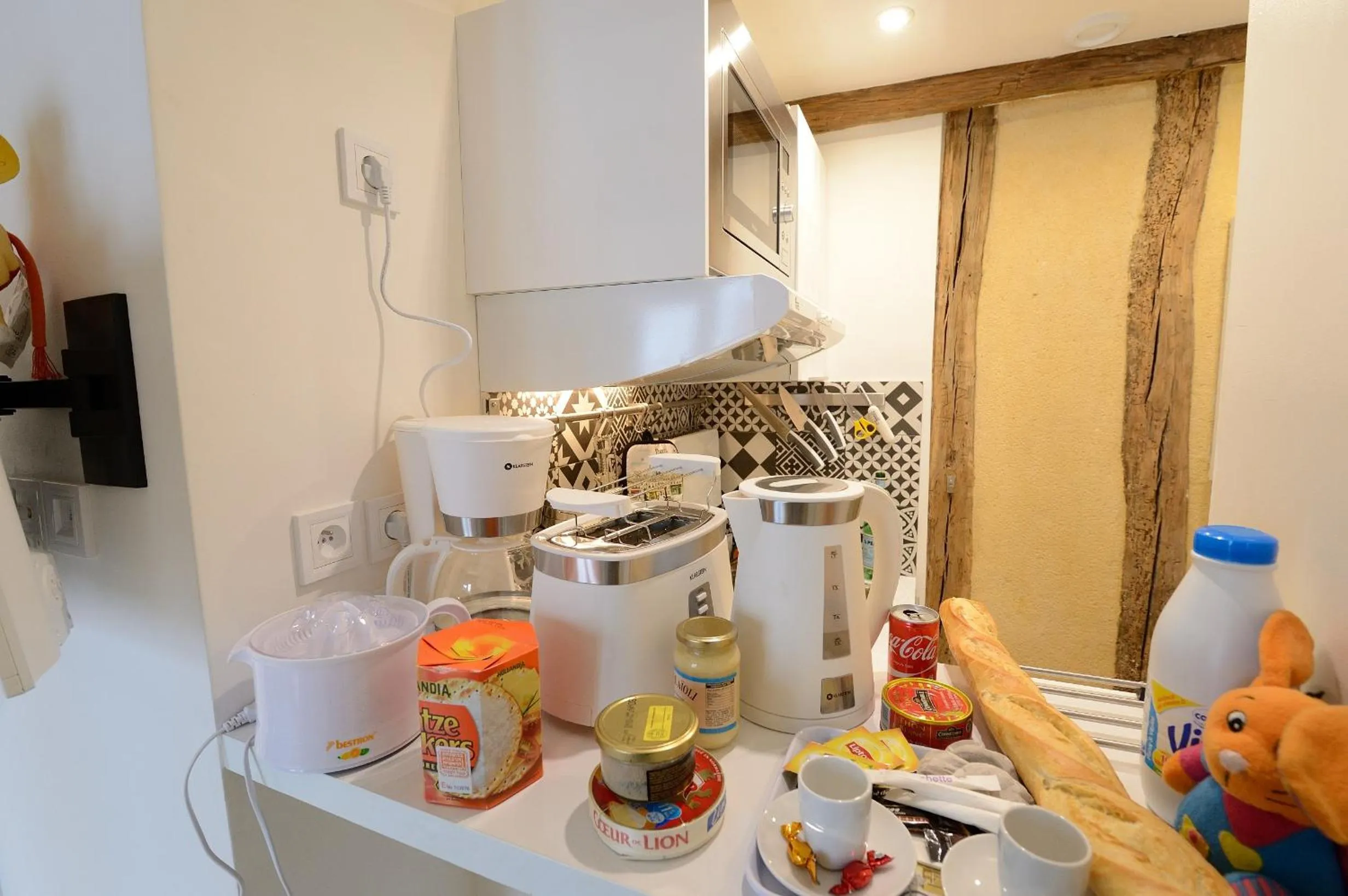 Coffee/tea facilities in Les Patios du Marais 2