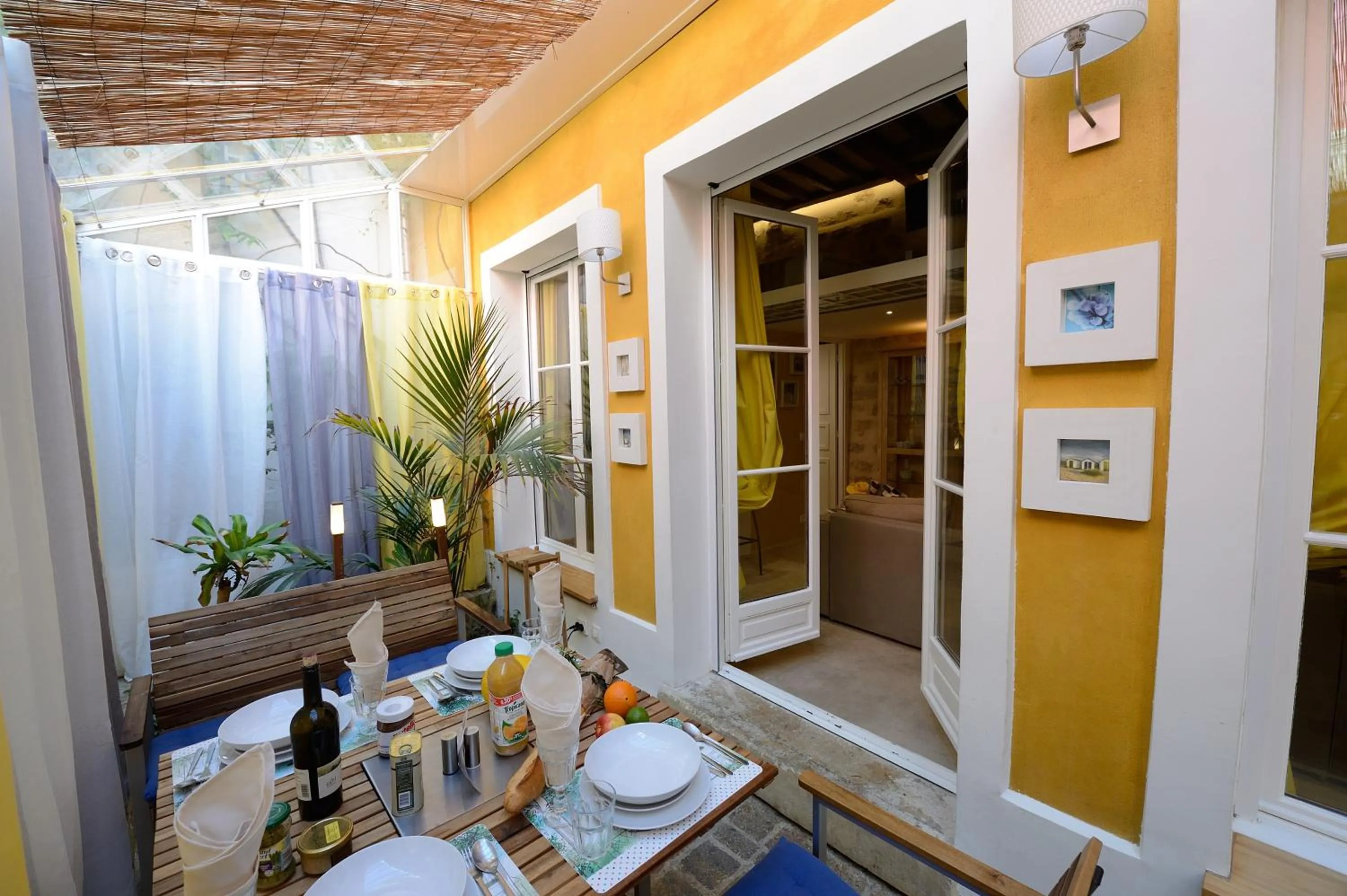 Balcony/Terrace in Les Patios du Marais 2