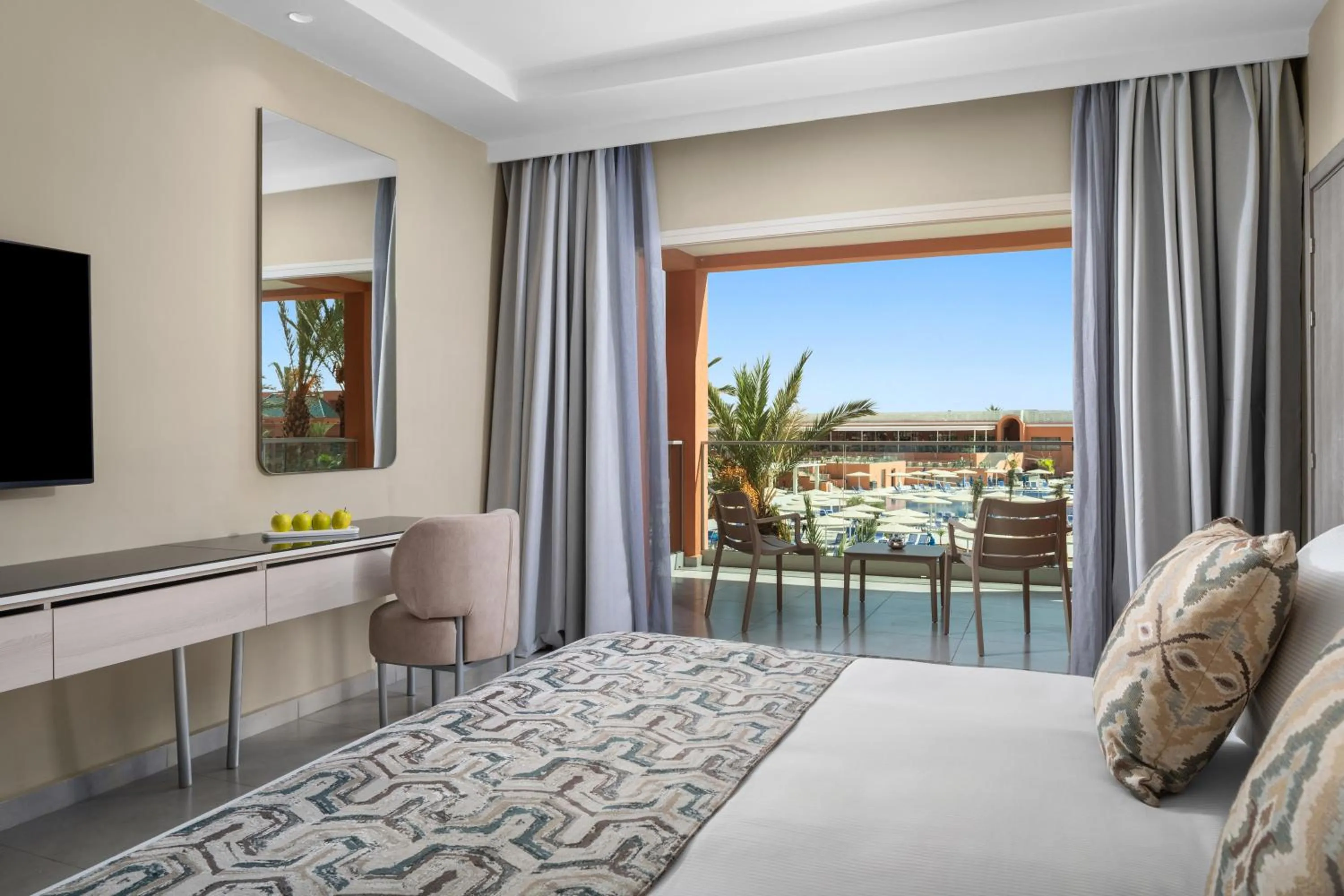 TV and multimedia, Bed in Pickalbatros SUNGO Club - All Inclusive