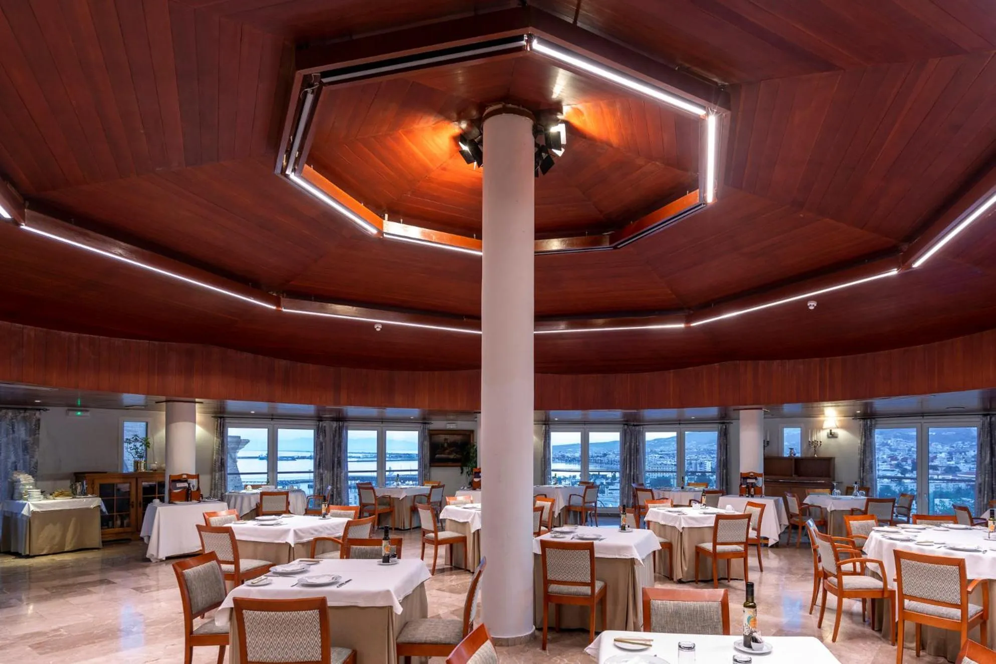 Restaurant/places to eat in Parador de Melilla