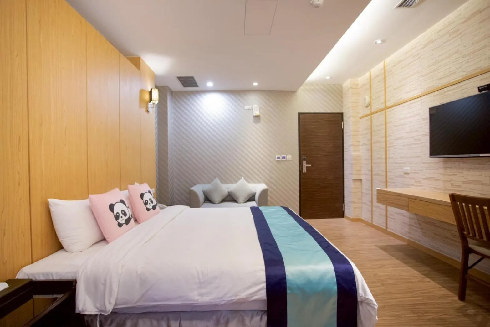 Bed in Garden Spring Hotel