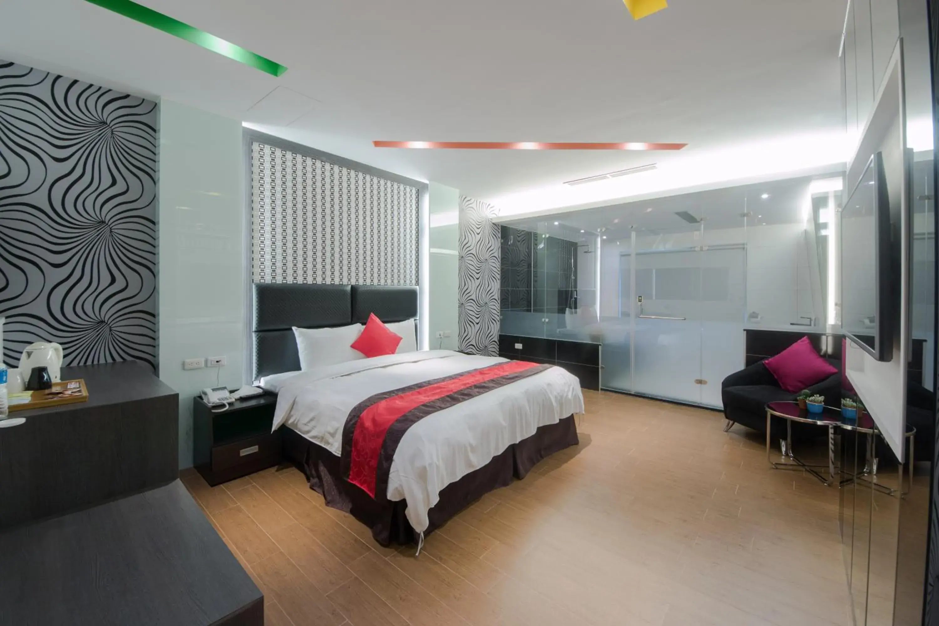 Photo of the whole room, Bed in Garden Spring Hotel Photo of the whole room, Bed in Garden Spring Hotel