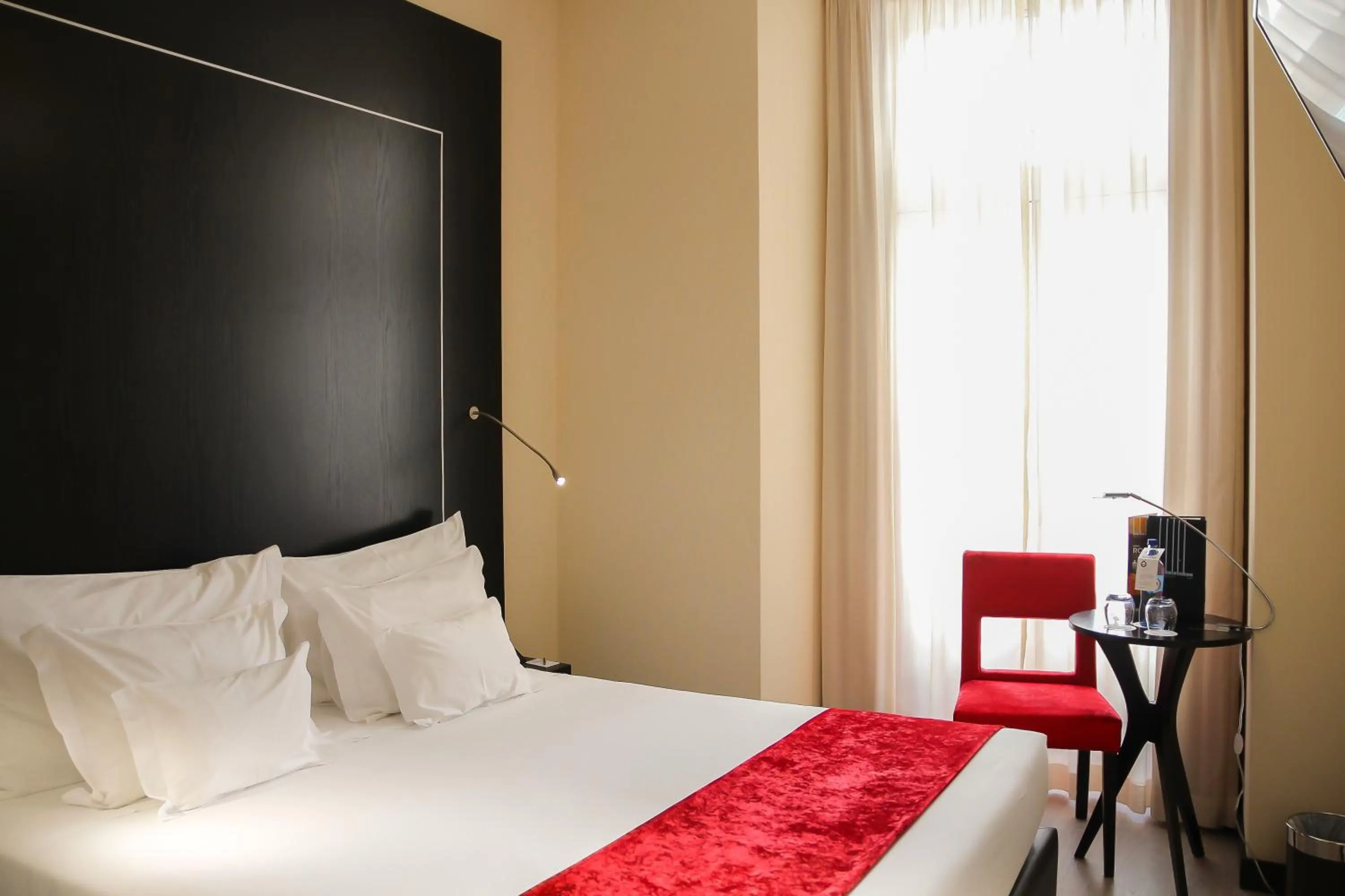 Bedroom, Bed in behotelisboa