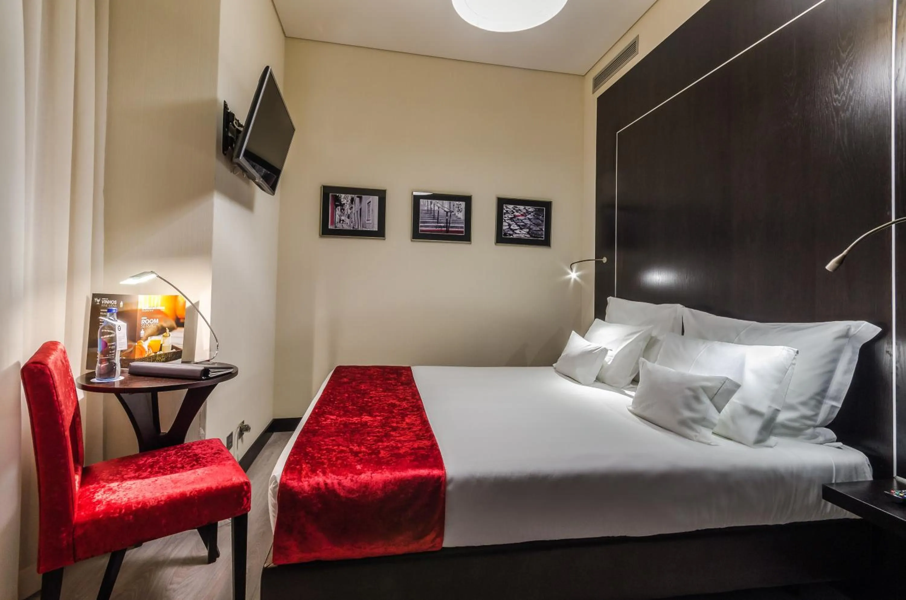 Bedroom, Bed in behotelisboa