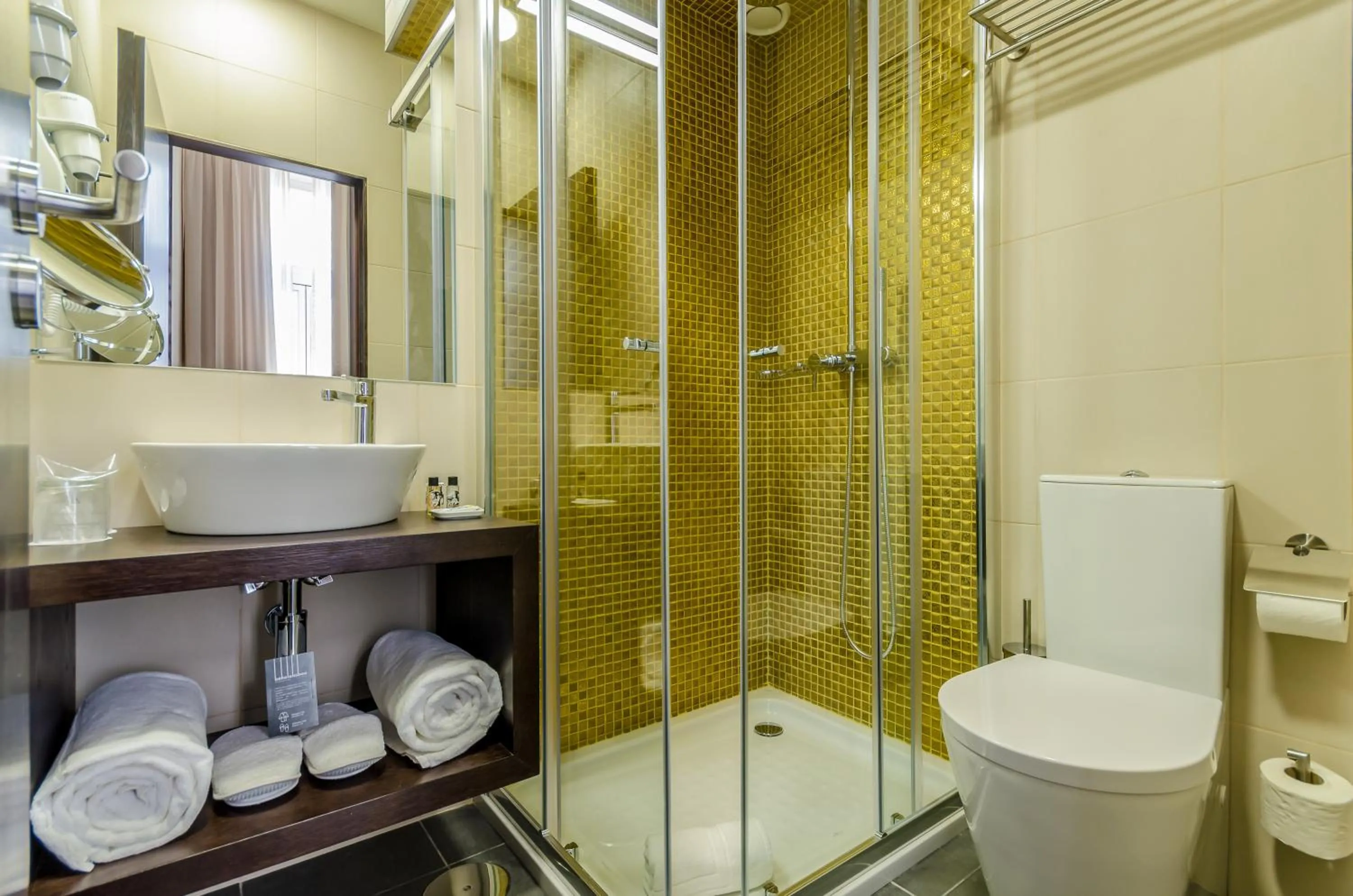 Bathroom in behotelisboa