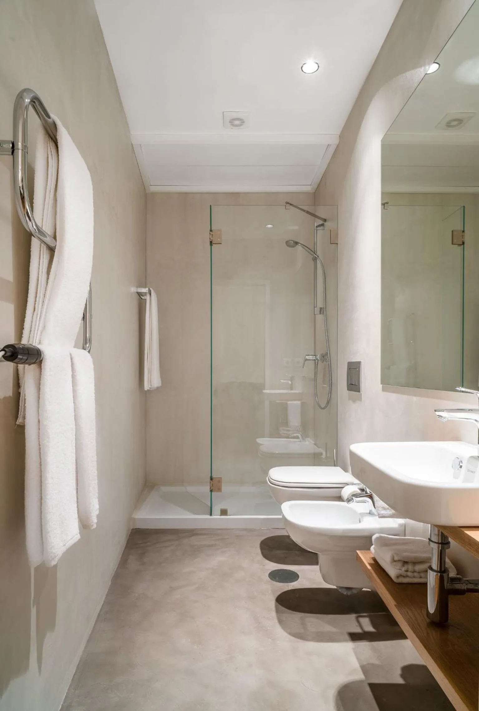 Bathroom in Mouzinho 160