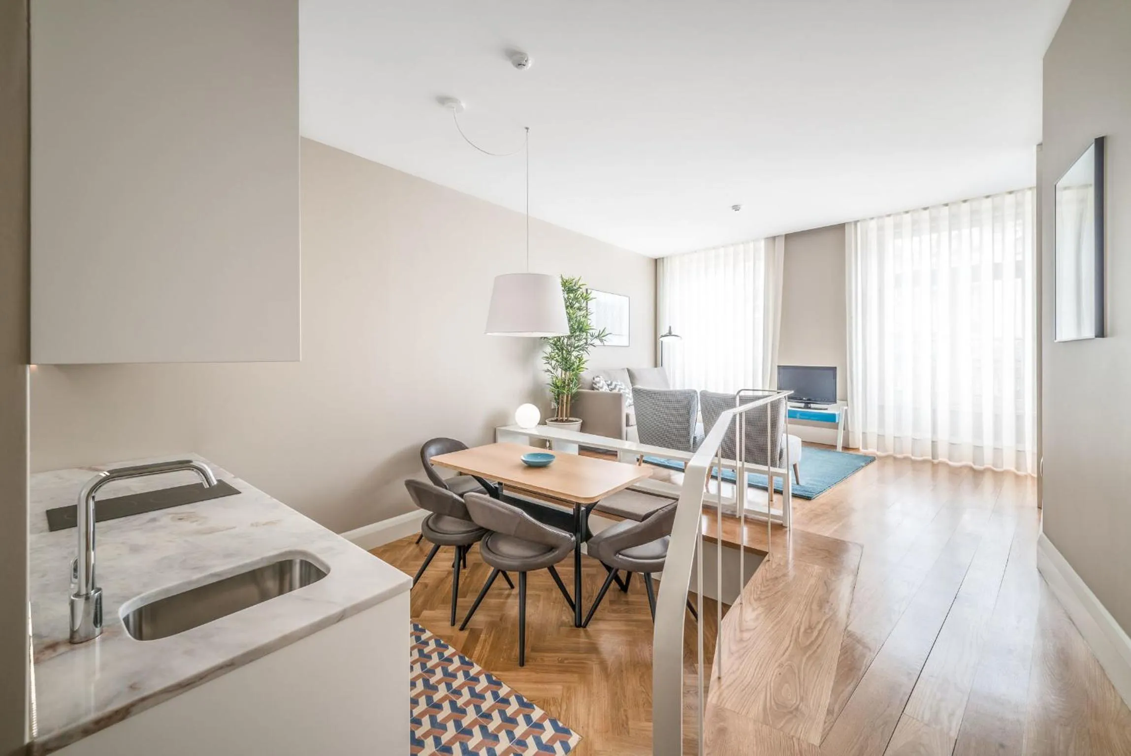 Communal lounge/ TV room in Mouzinho 160