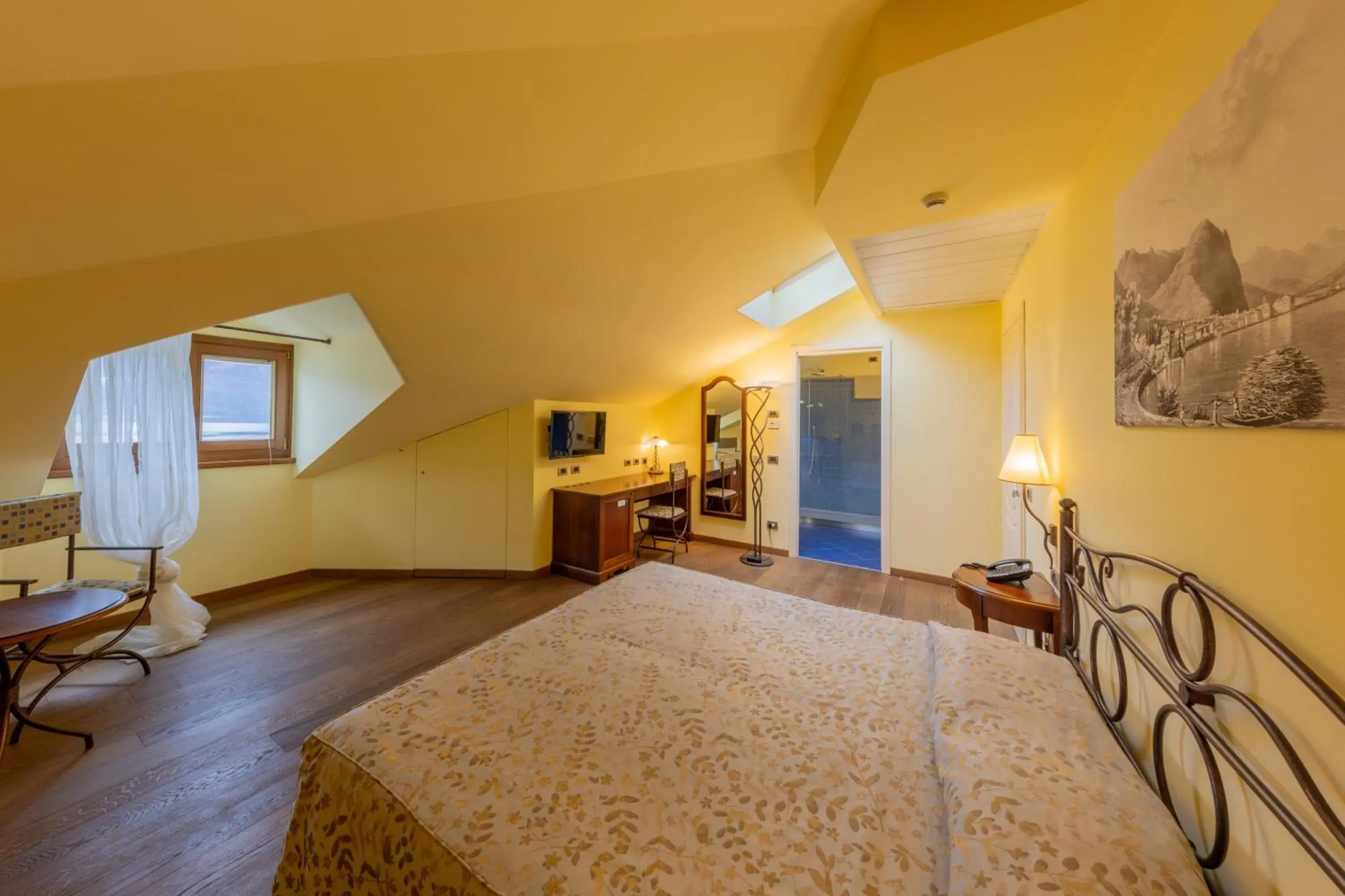 Double or Twin Room with Lake View - Attic in La Darsena Boutique Hotel & Restaurant Double or Twin Room with Lake View - Attic in La Darsena Boutique Hotel & Restaurant