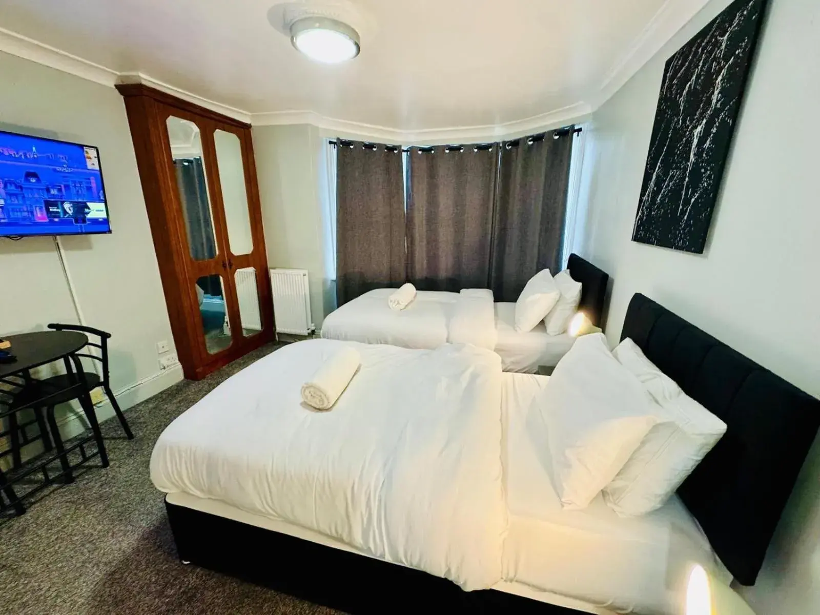 Twin Room with Garden View in Sachi Hotel Twin Room with Garden View in Sachi Hotel