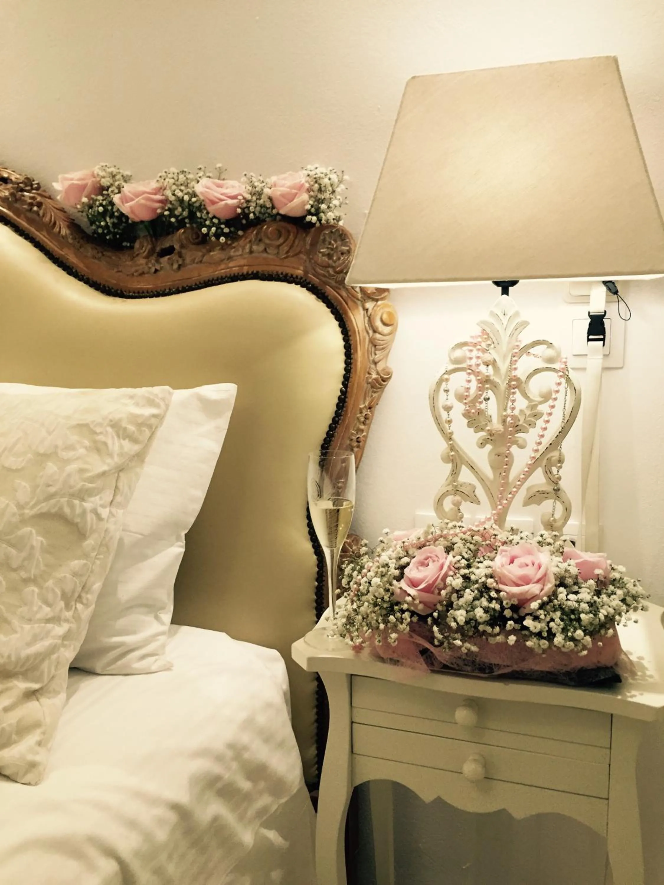 Bed in The White Suites