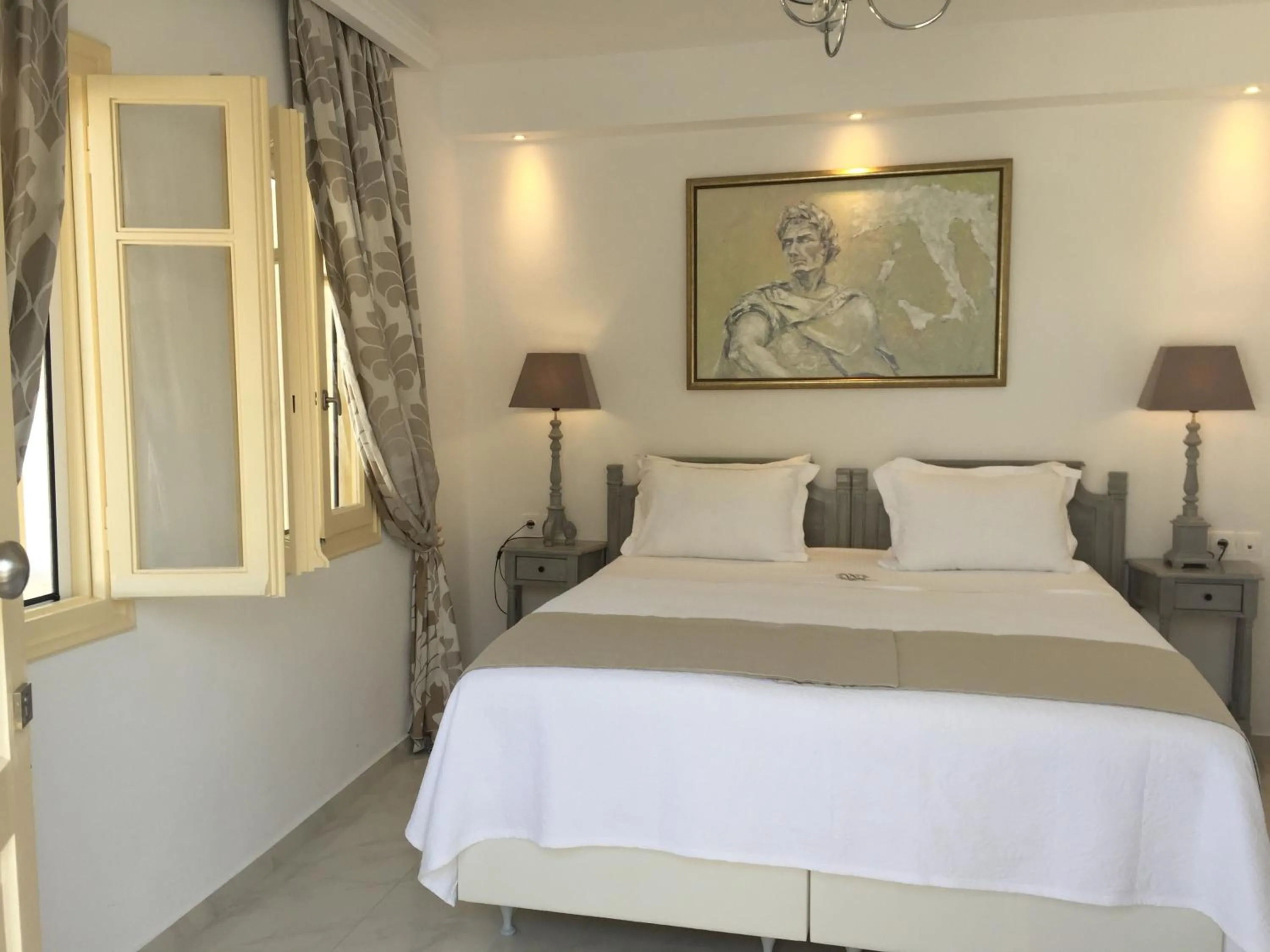 Bed in The White Suites
