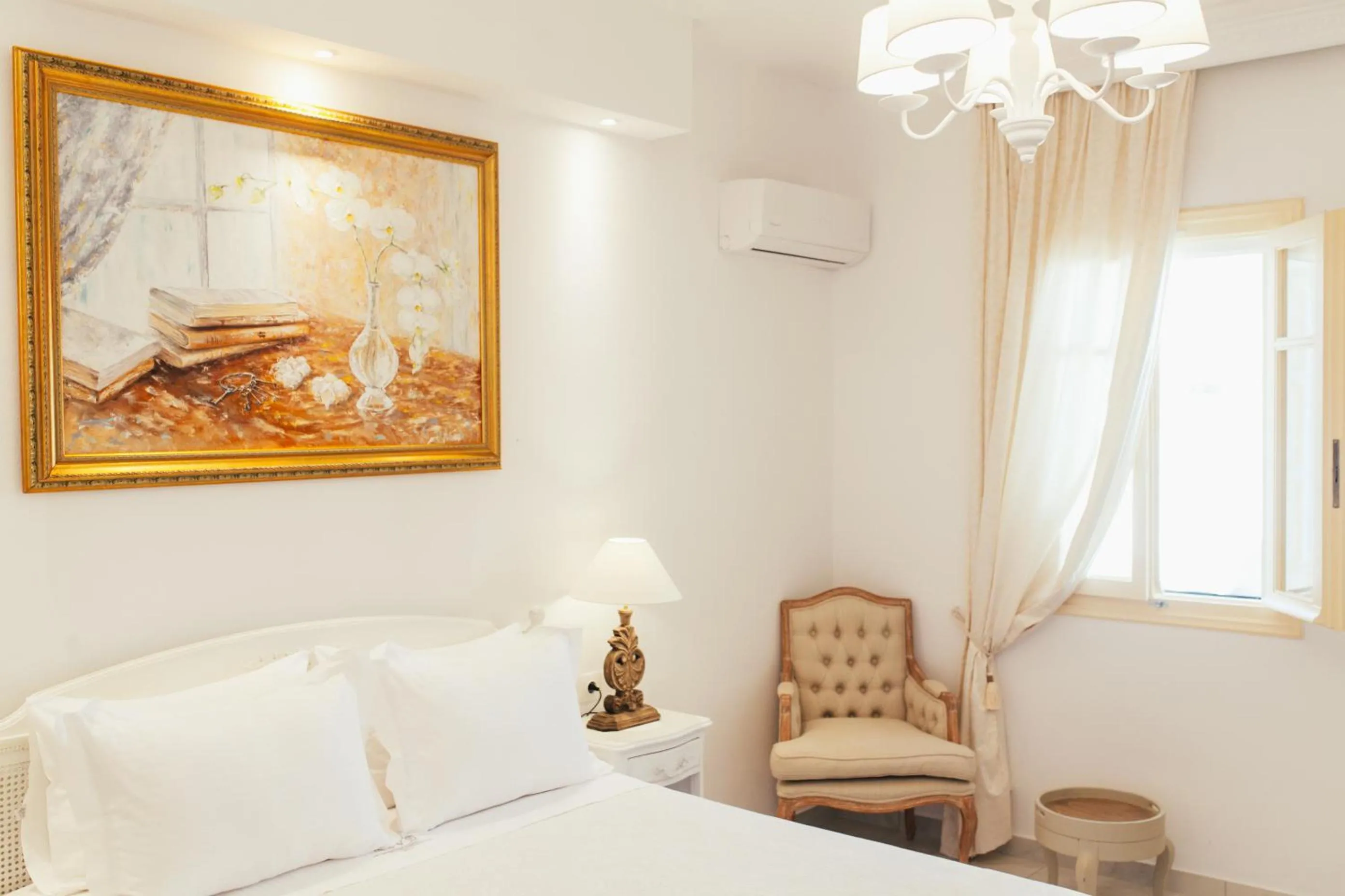 Decorative detail, Bed in The White Suites
