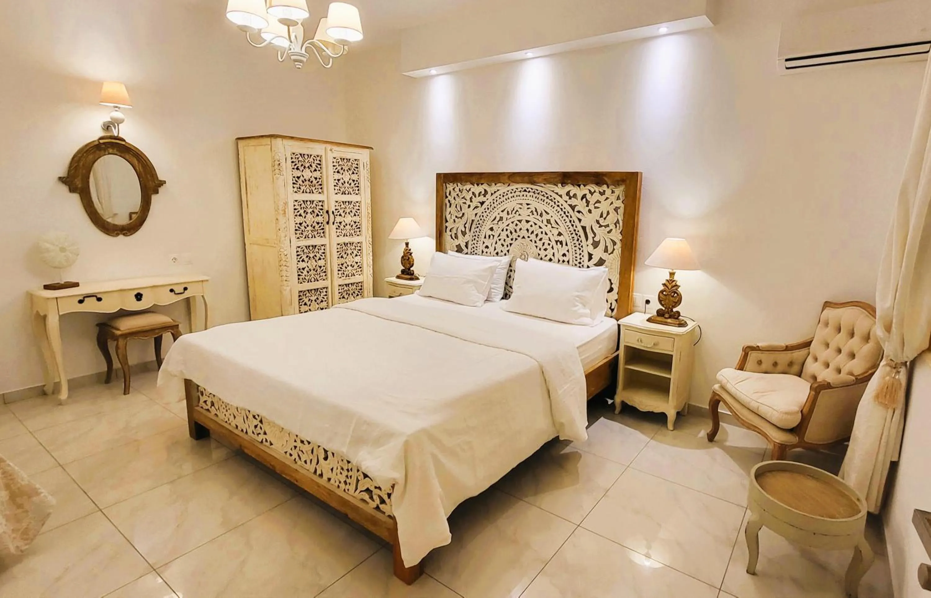 Bed in The White Suites