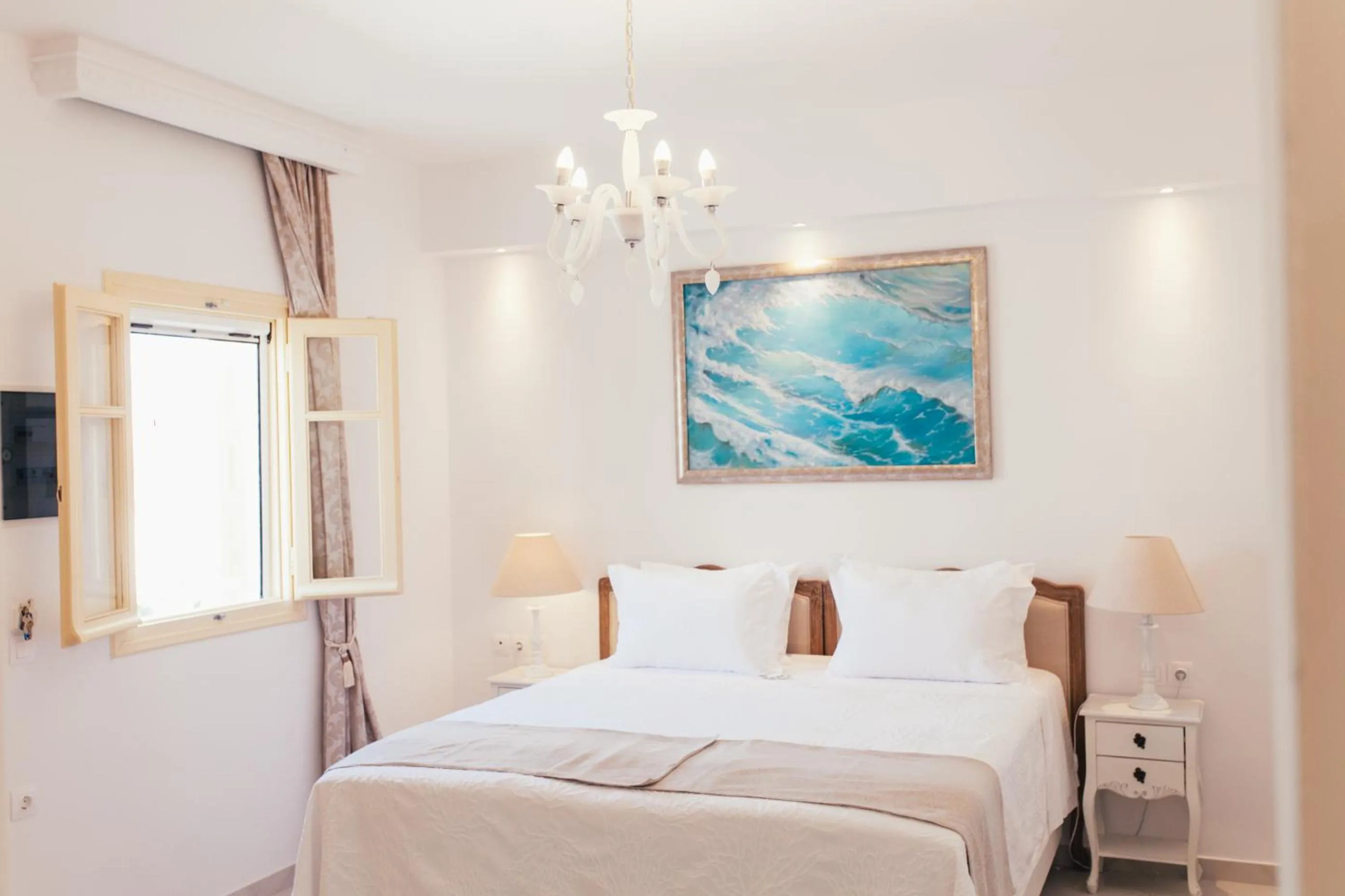 Bed in The White Suites