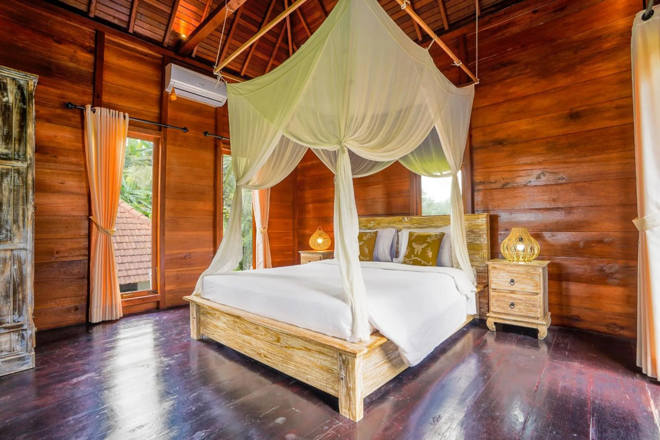 Bed in Ubud Sawah Scenery Villa and Homestay