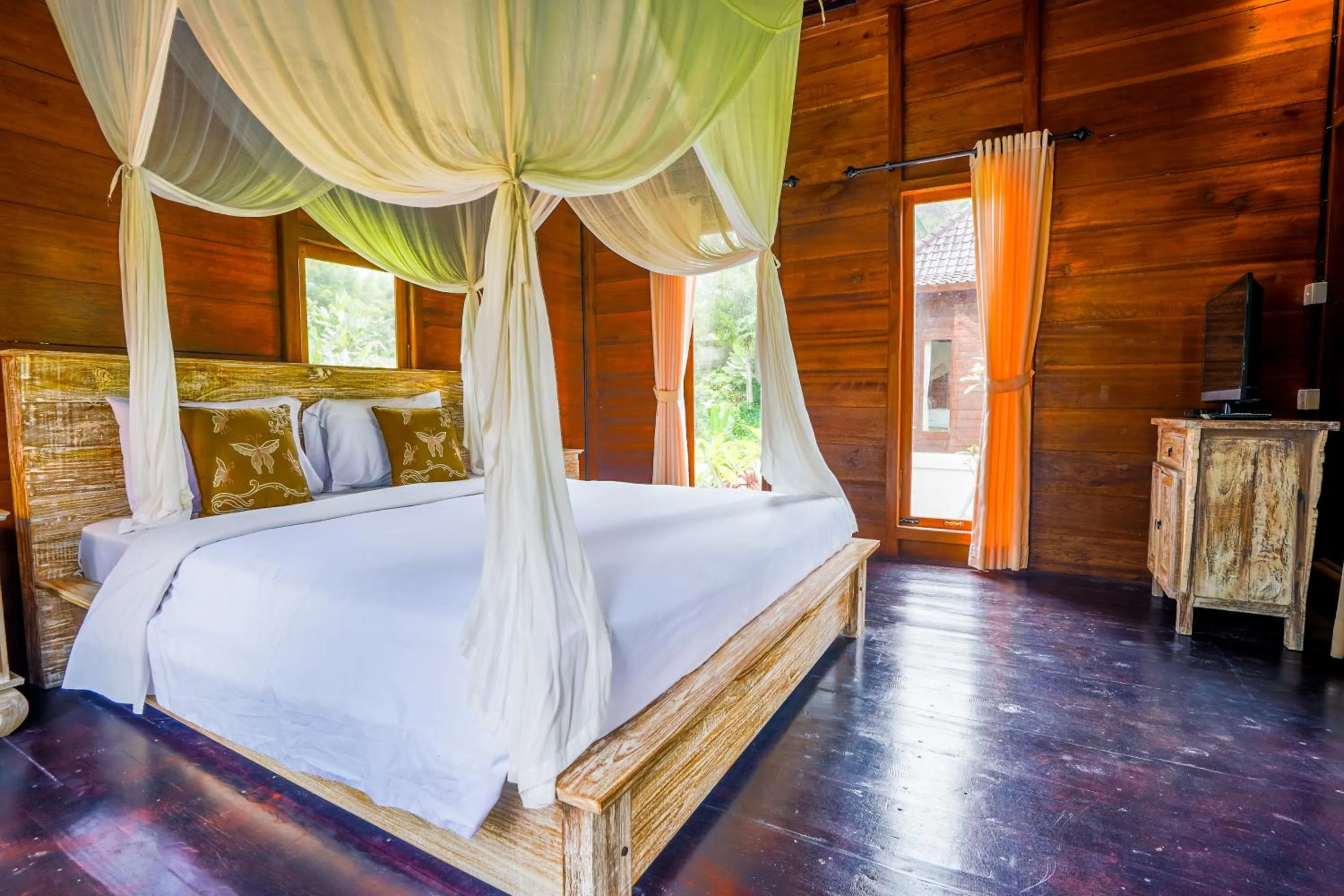 Bed in Ubud Sawah Scenery Villa and Homestay