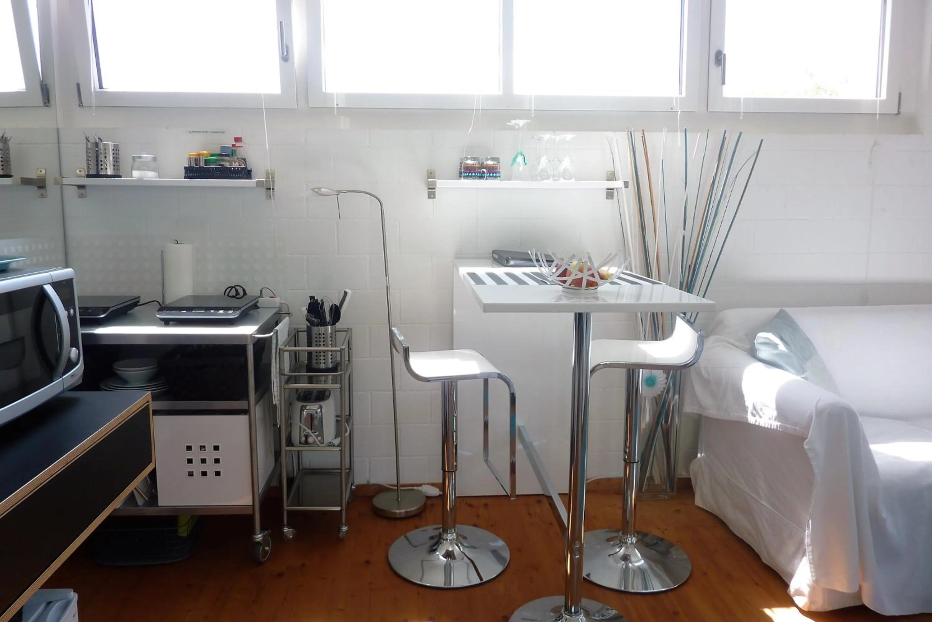 Dining area in Studio Elegant