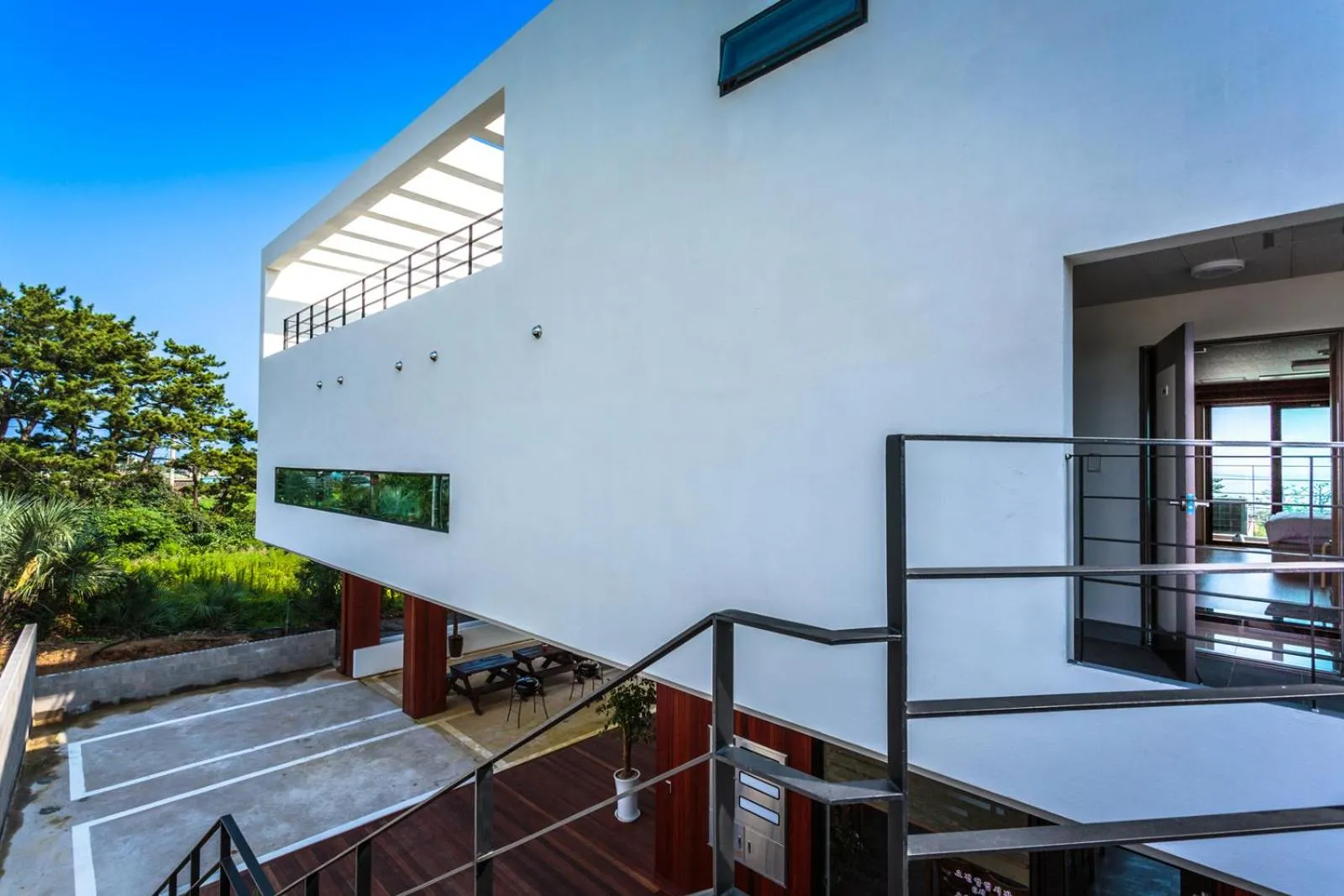 Property building in Goraesu Pension
