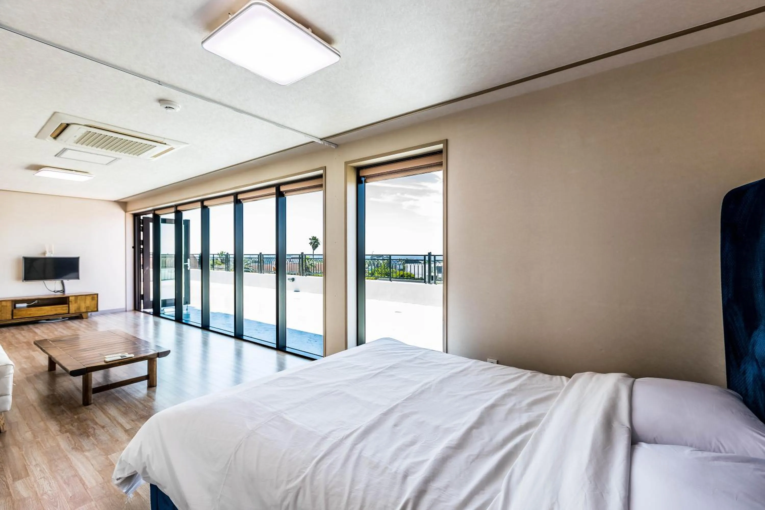 Photo of the whole room, Bed in Goraesu Pension