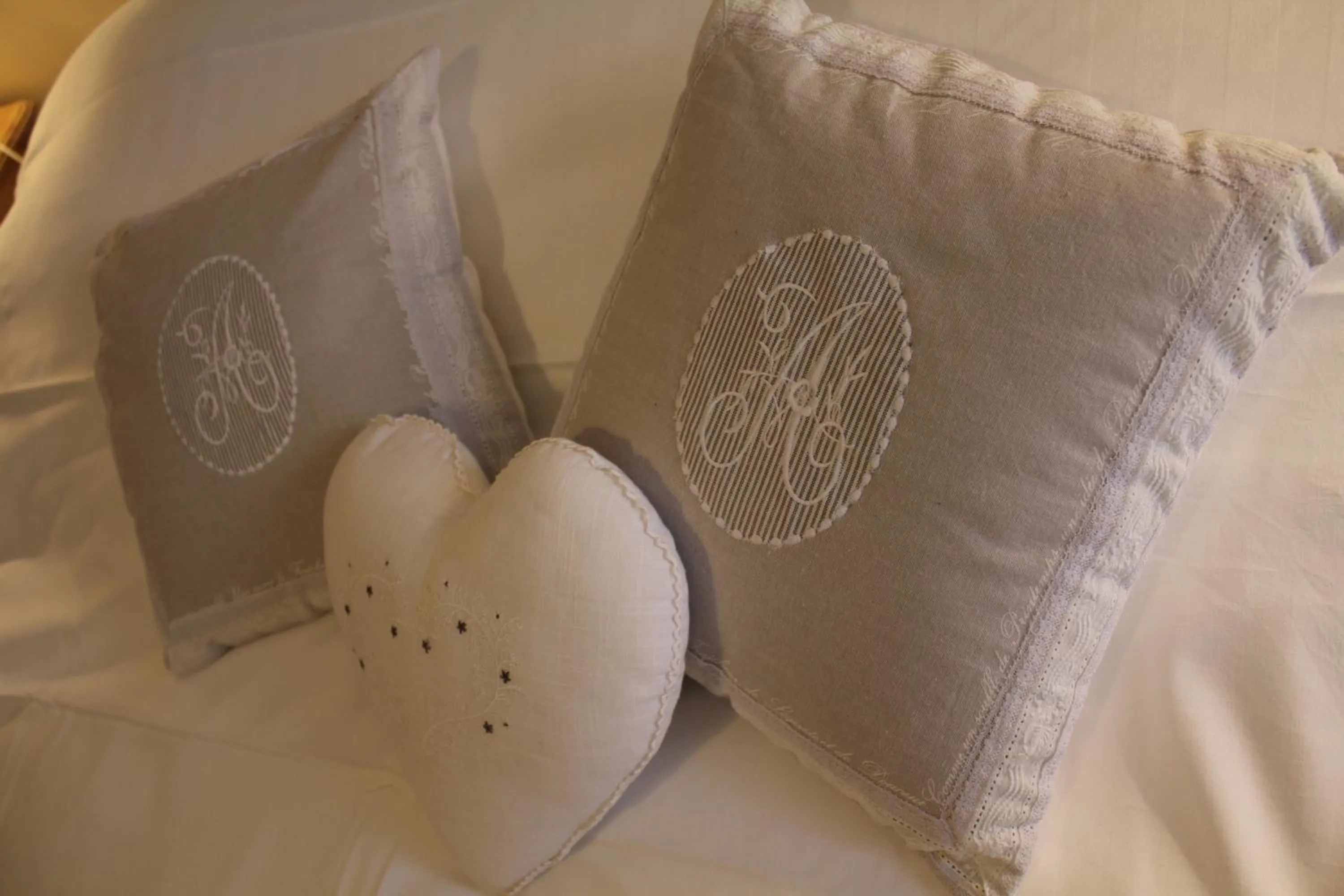 Bedroom, Bed in L'Heure Bleue gîtes et chambres d'hôtes