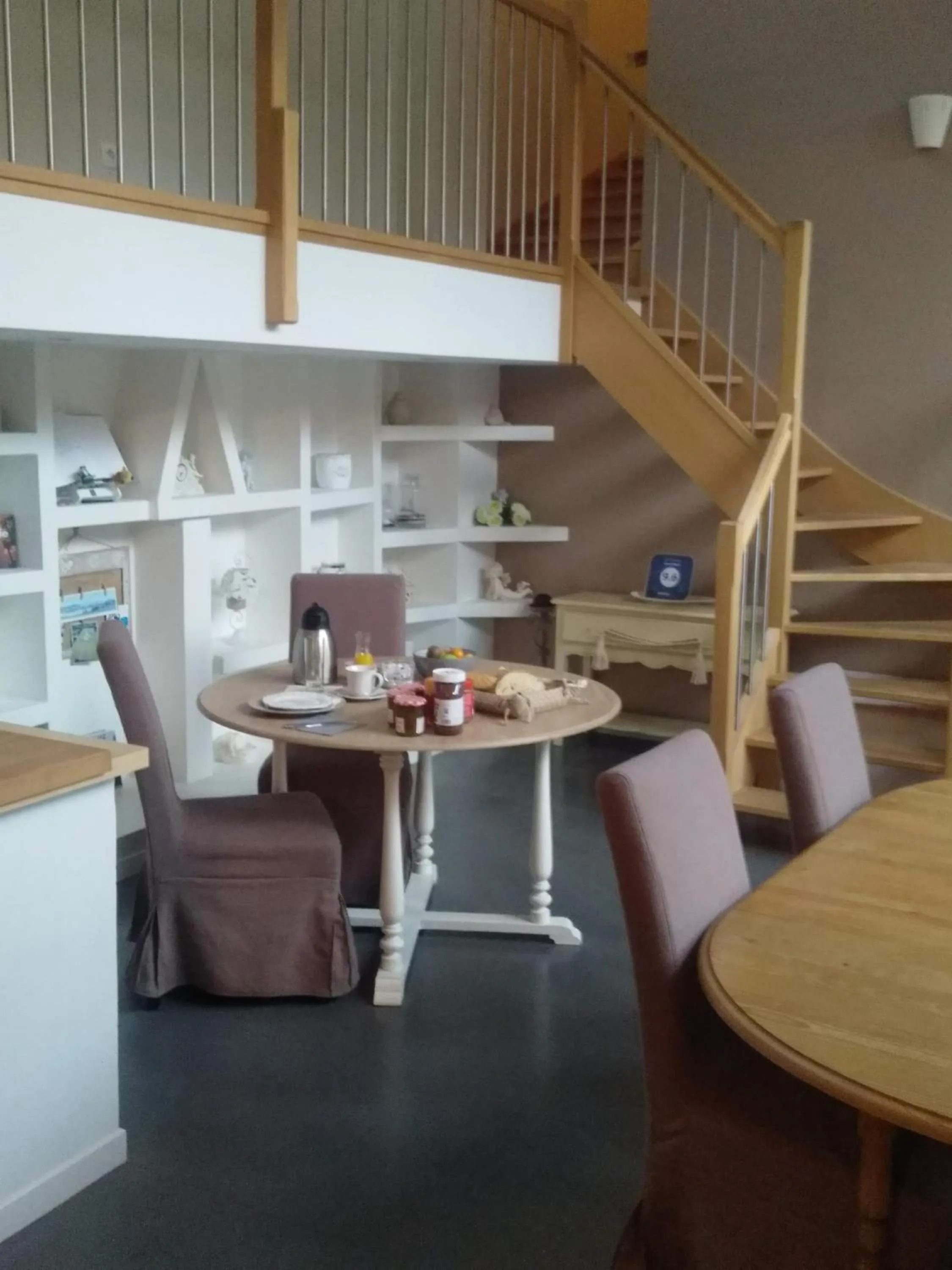 Continental breakfast in L'Heure Bleue gîtes et chambres d'hôtes