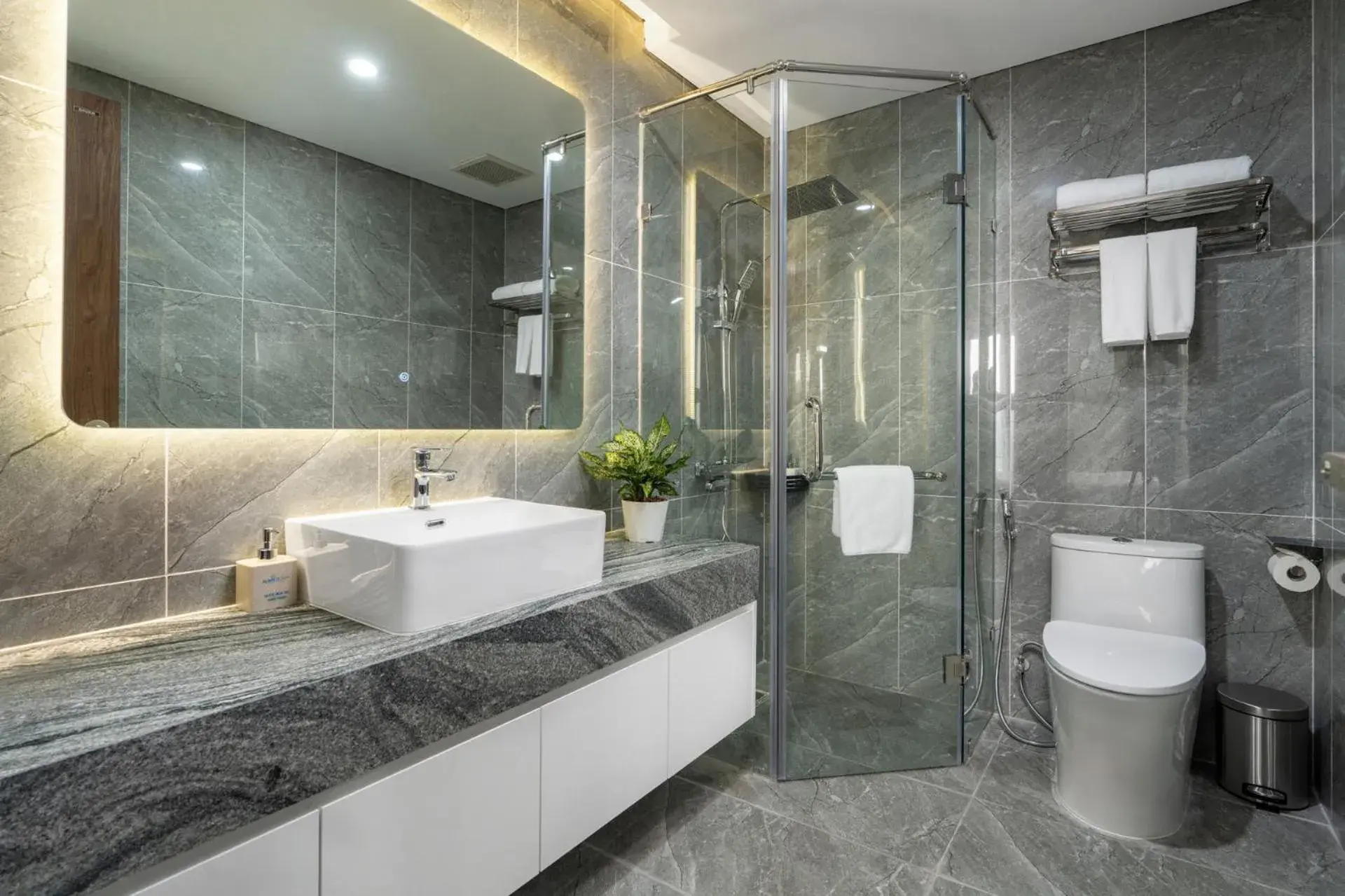 Three-Bedroom Apartment Suite in Aravelle Suites Three-Bedroom Apartment Suite in Aravelle Suites