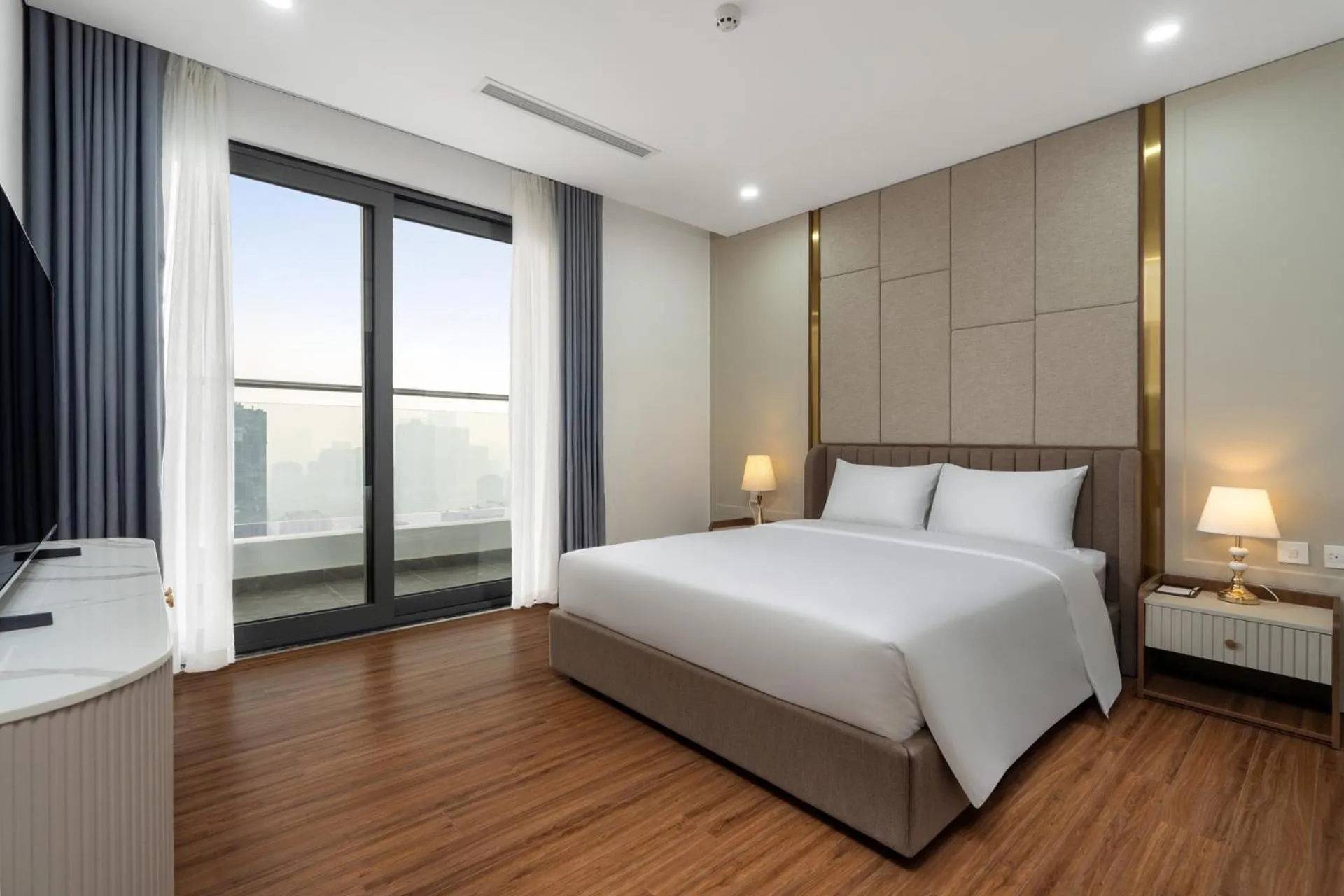 Bedroom, Bed in Aravelle Suites